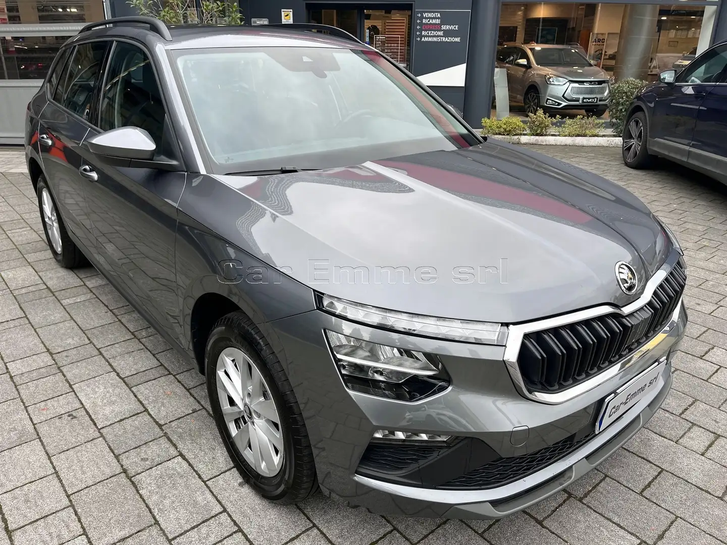 Skoda Kamiq 1.0 TSI Selection 95CV Gris - 1
