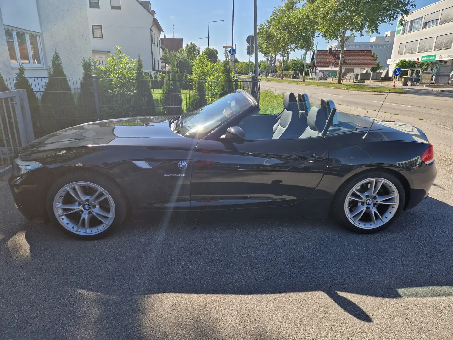 BMW Z4 sDrive30i Aut. Schwarz - 2