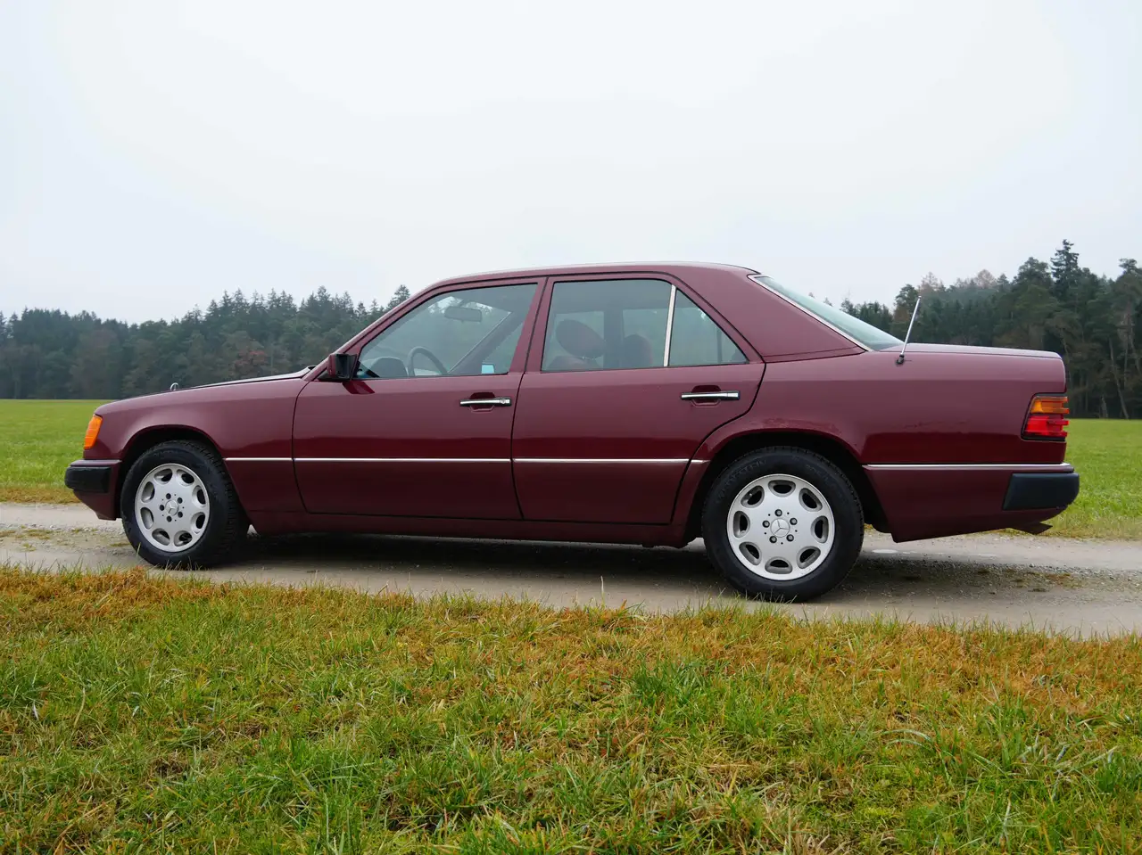 Mercedes-Benz E 230 230 E, foto 2