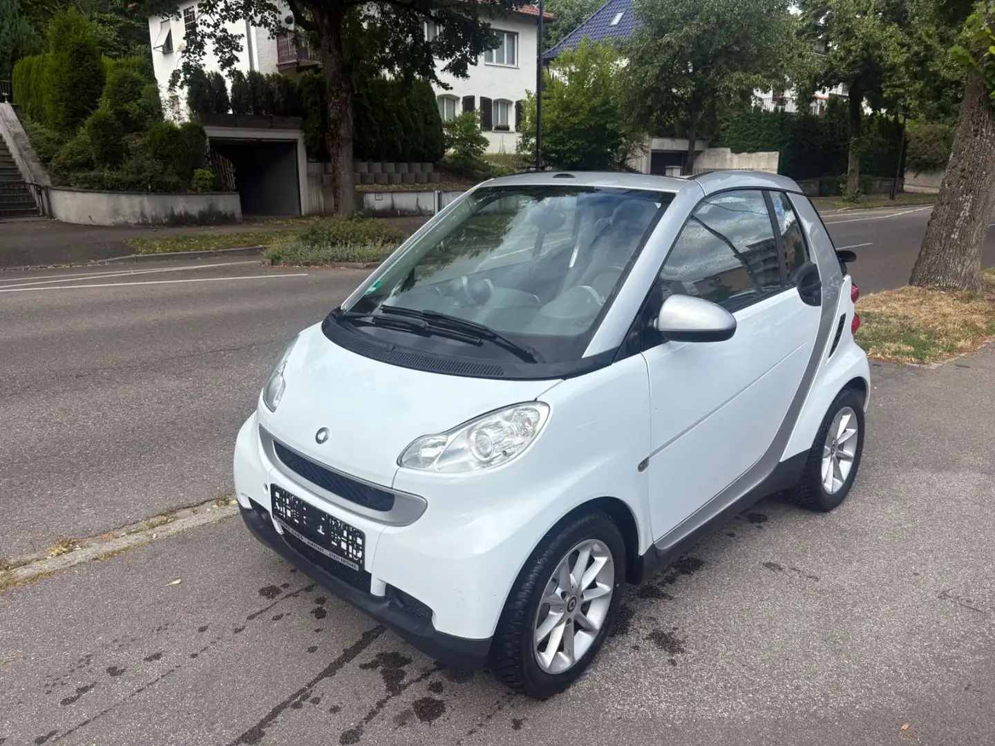 smart forTwo fortwo cabrio Micro Hybrid Drive 52kW Silber - 1