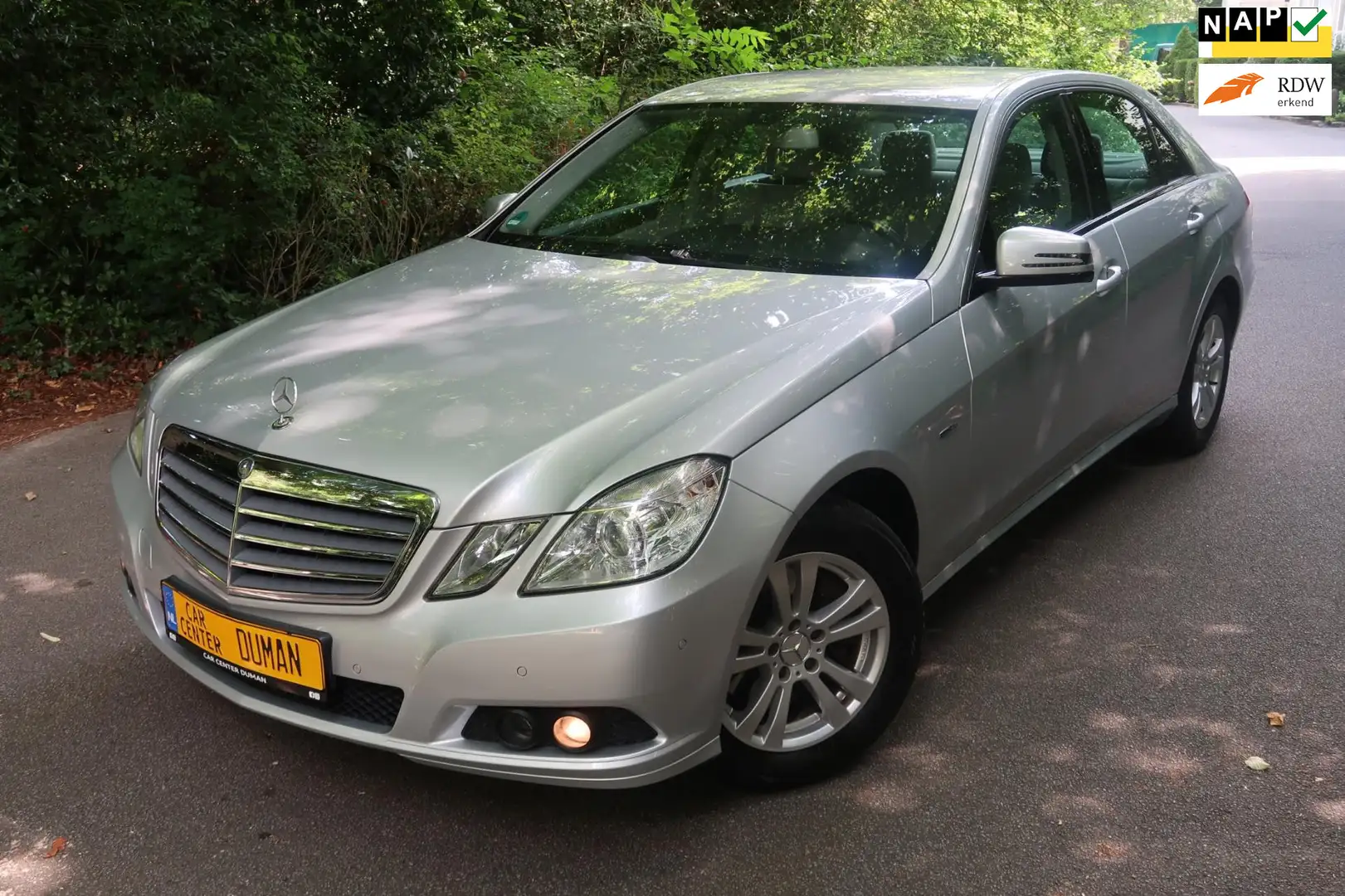 Mercedes-Benz E 250 CGI Clima Stoelverwarming Youngtimer Cruise 87DKM Grijs - 1