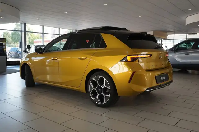 Opel Astra view 11