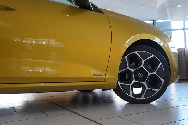 Opel Astra view 7