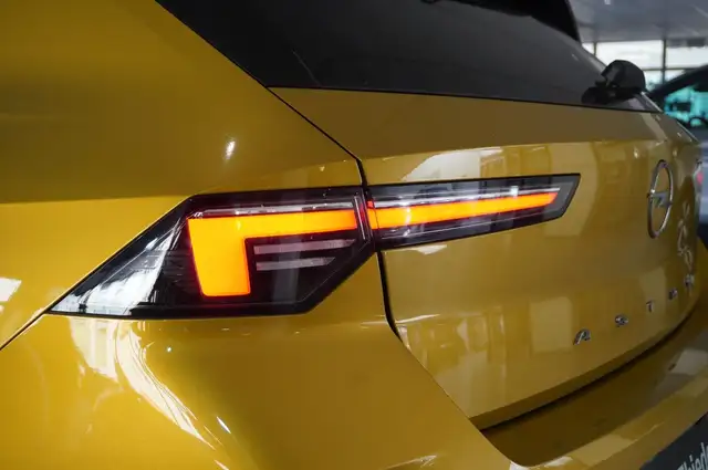 Opel Astra view 10