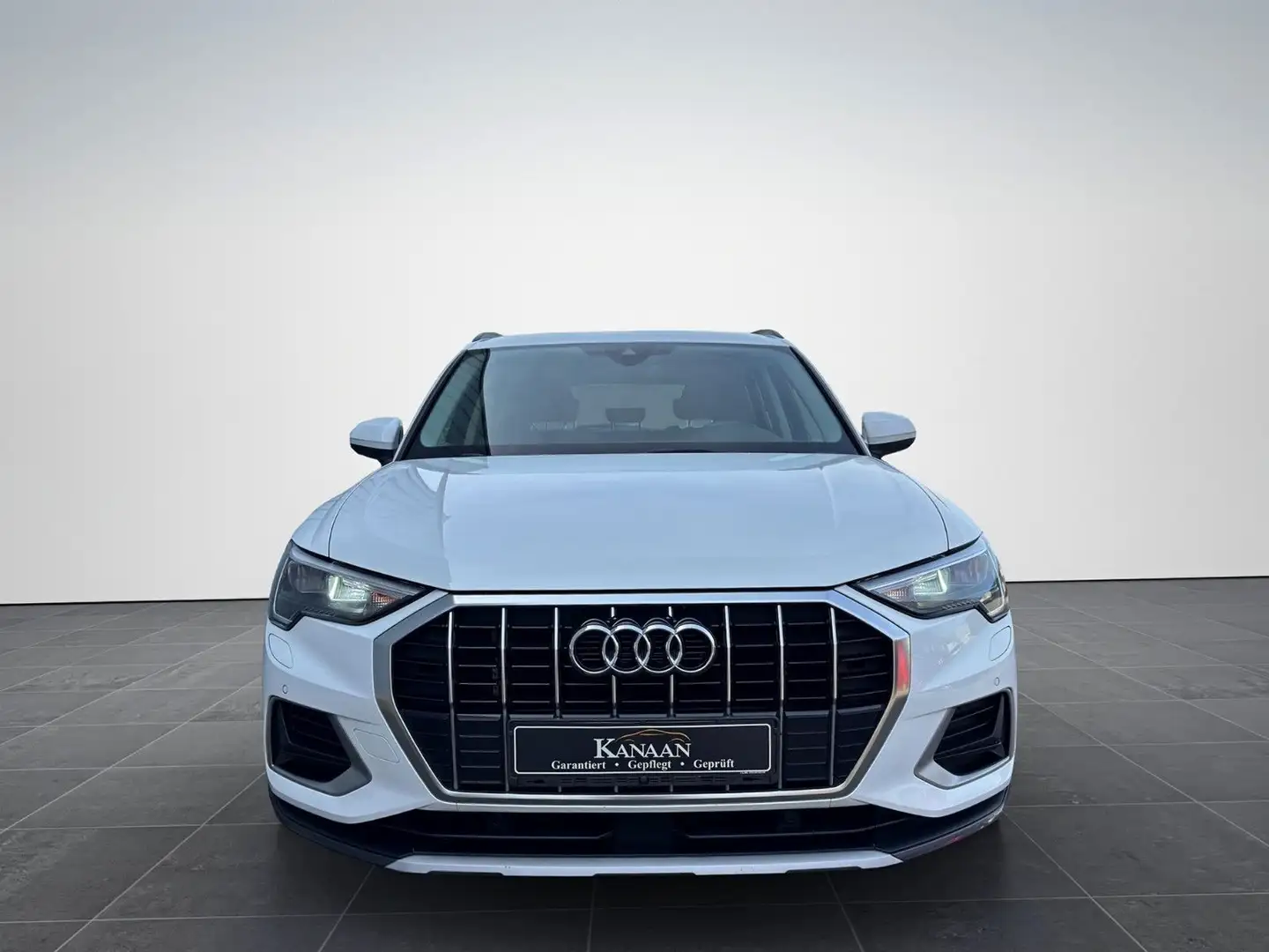 Audi Q3 35 TFSI AUTOMATIK 1.5*LED*NAVI*ACC*StHz*AHK Wit - 2