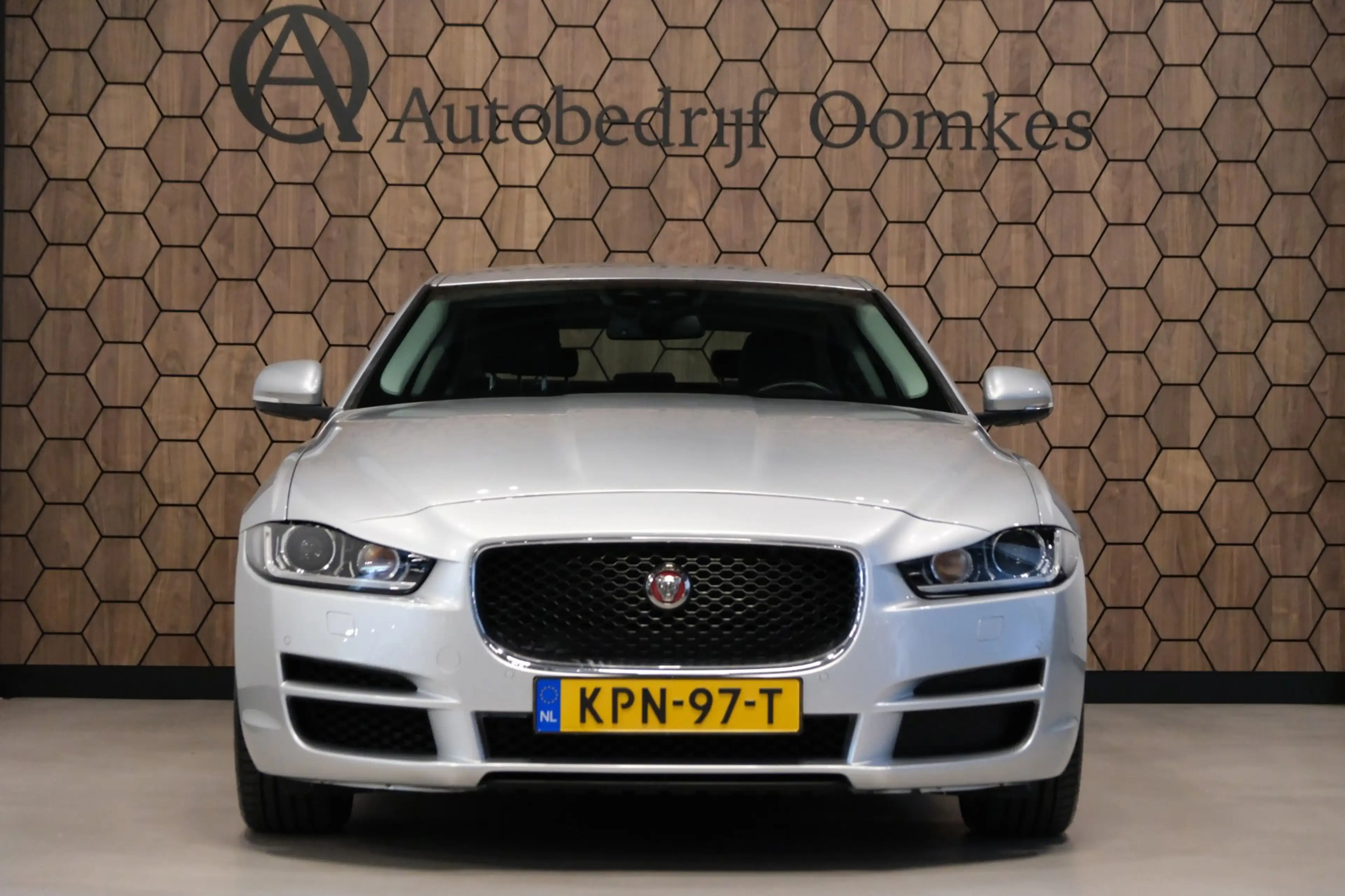 Jaguar XE 2.0 Portfolio *75.000km UNIEK* LEDER/Navi/Camera/M — photo 3