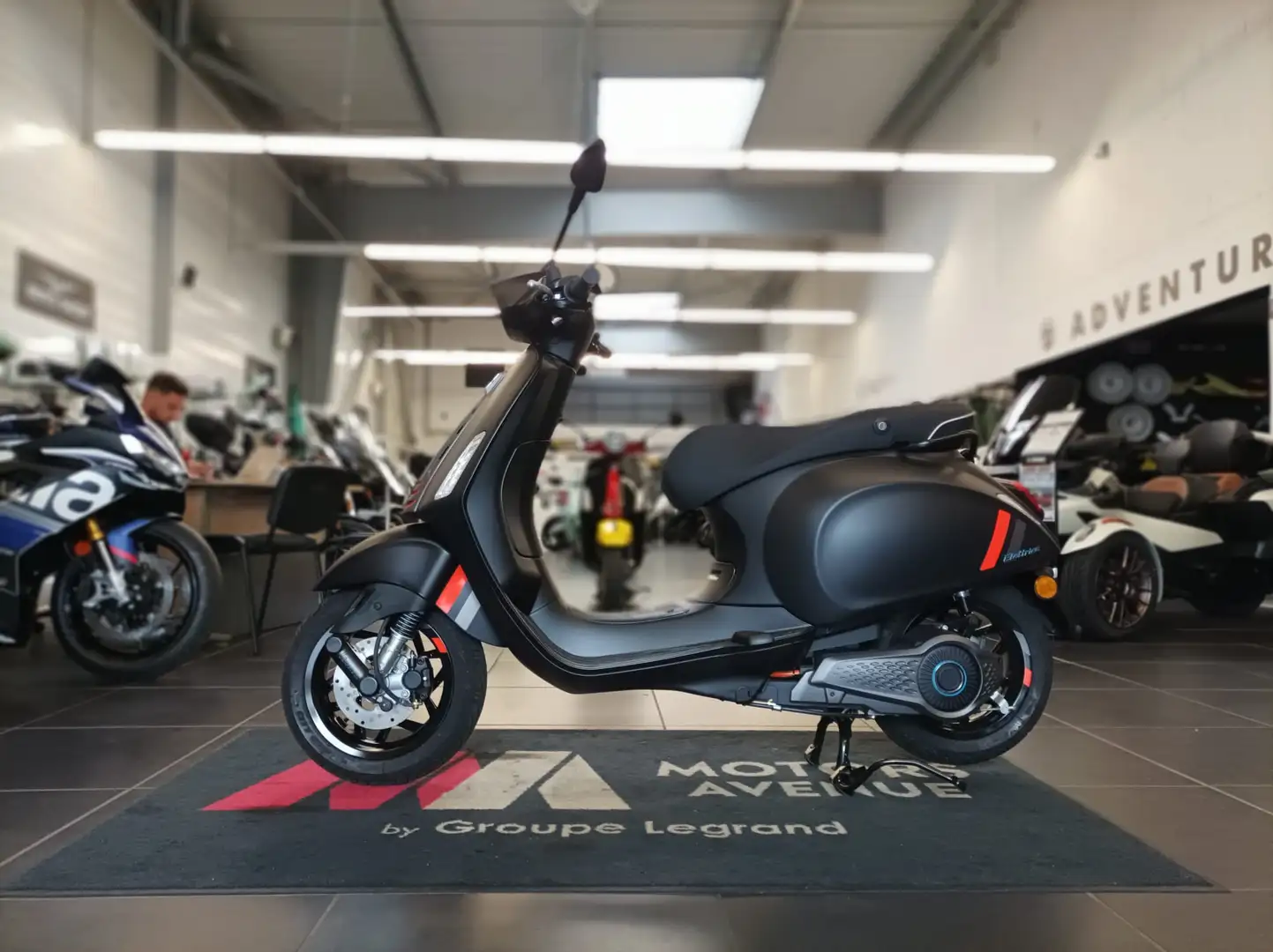 Vespa Sprint 50 Schwarz - 2