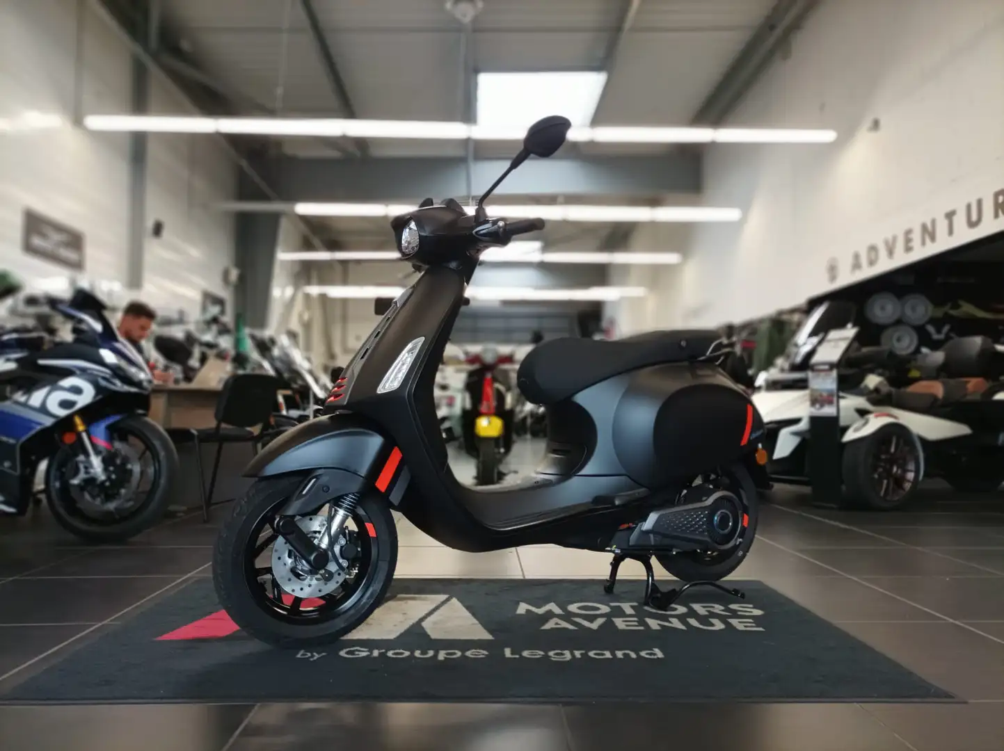 Vespa Sprint 50 Schwarz - 1