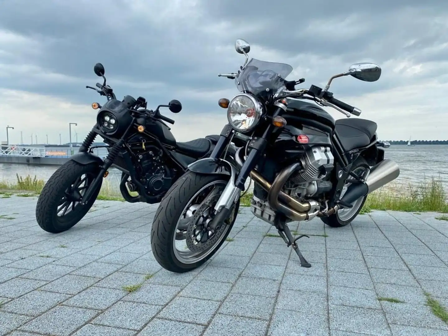 Moto Guzzi Griso 850 Zwart - 2