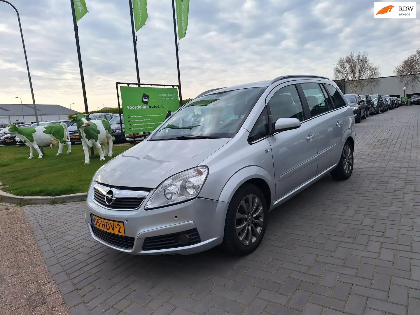 Opel Zafira 2.2 Business / 7- persoons / AUTOMAAT / APK april Gris - 1