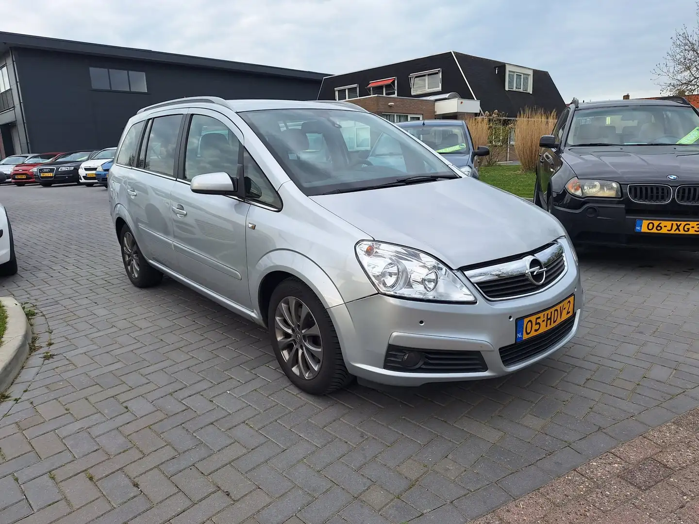 Opel Zafira 2.2 Business / 7- persoons / AUTOMAAT / APK april Gris - 2