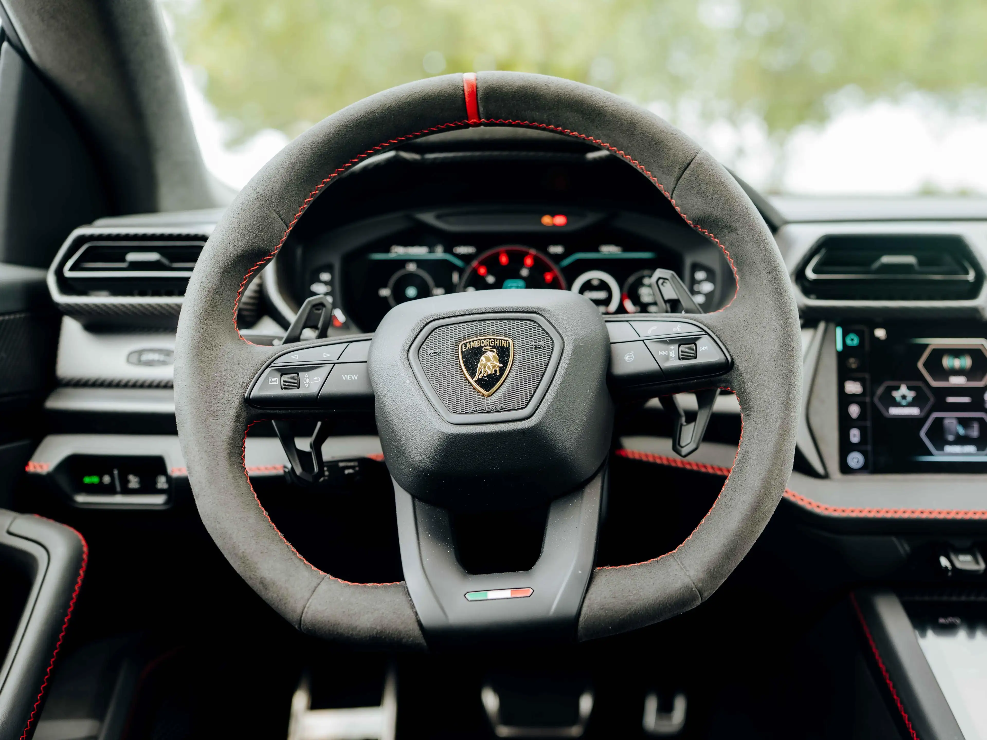 Lamborghini Urus Urus SE - Carbon, Pano, B&O, Massage, Black, PPF — photo 15