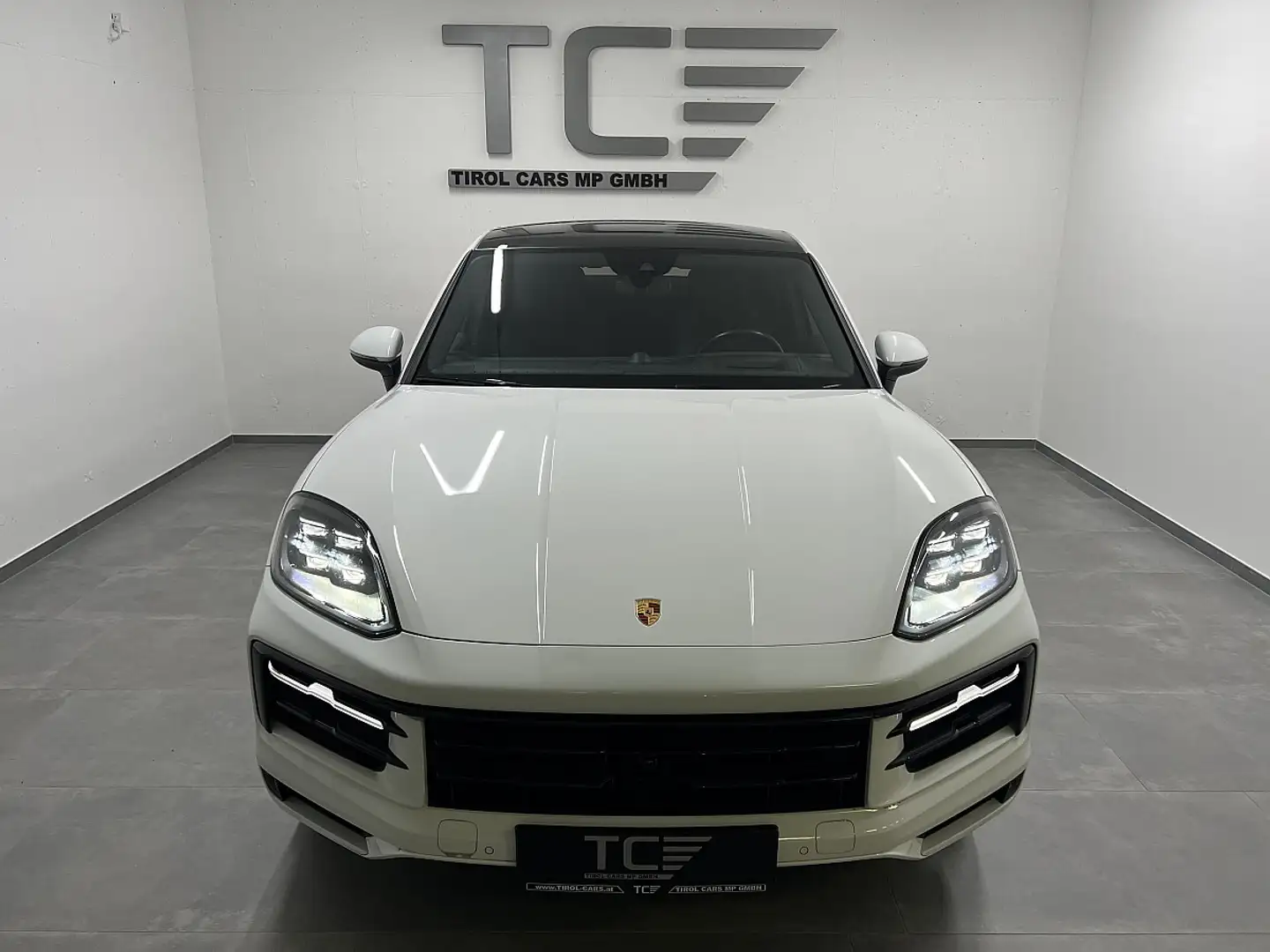 Porsche Cayenne Coupe III E-Hybrid PHEV 21,8 kWh Aut. Weiß - 2