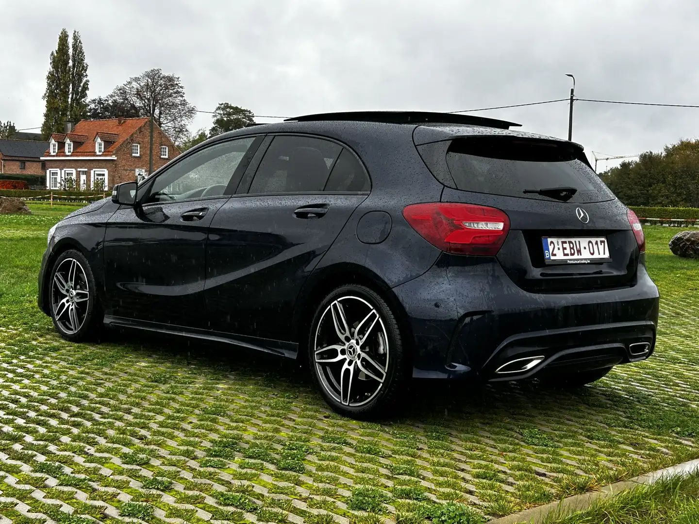 Mercedes-Benz A 180 AMG Line PANO OUVRANT - ALCANTARA - 2