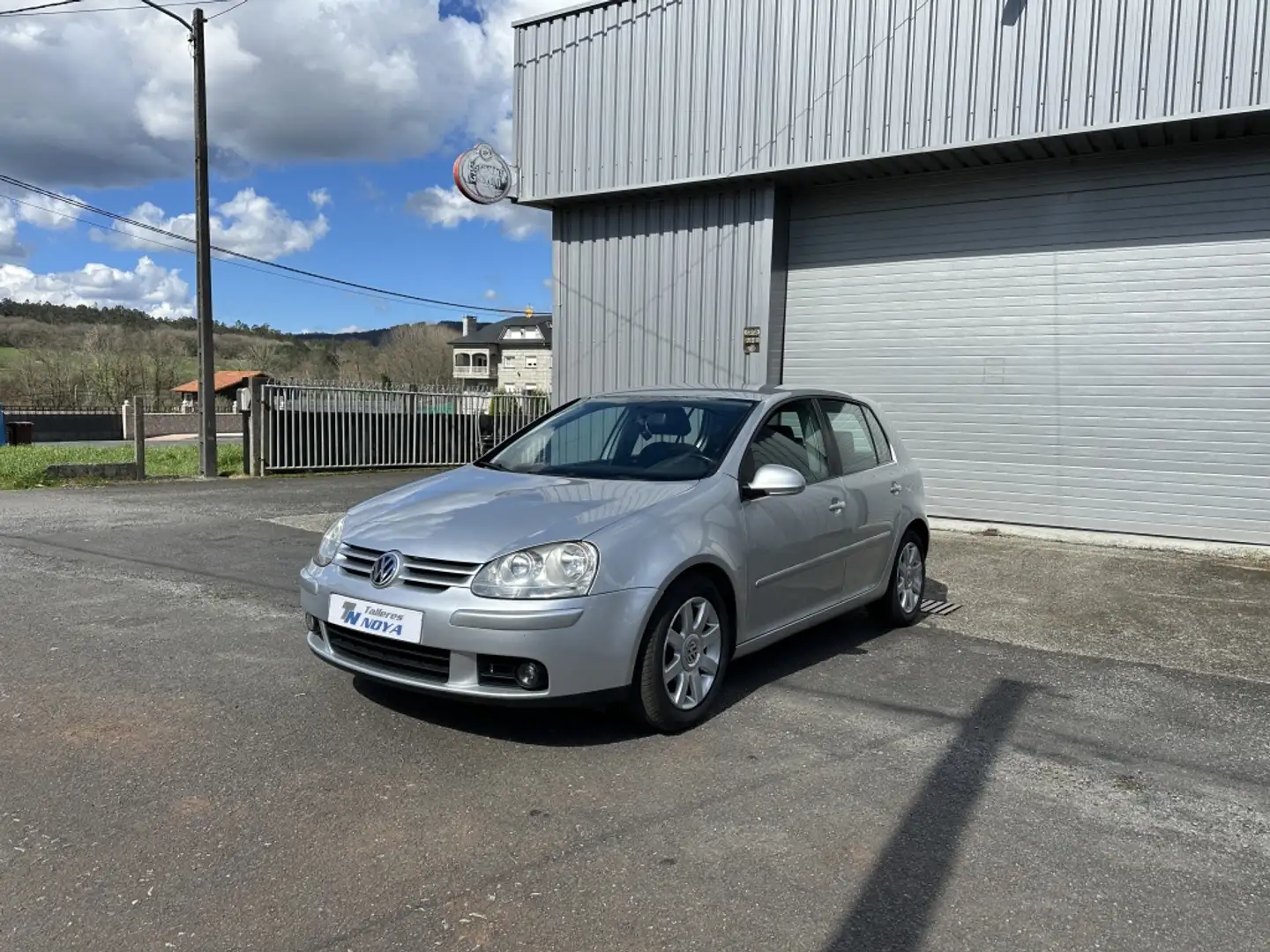 Volkswagen Golf 2.0TDI Sportline Plateado - 1