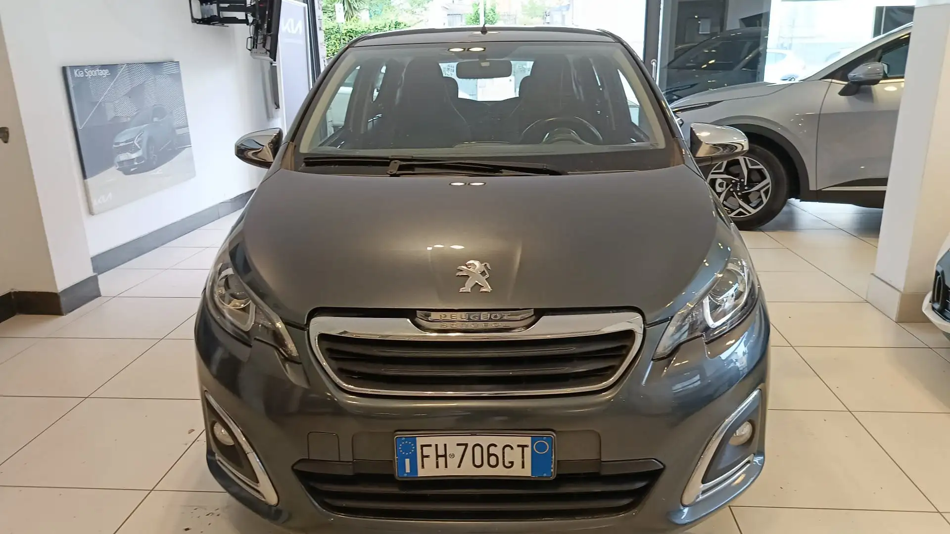 Peugeot 108 PureTech 82 5 porte Roland Garros TOP! Gris - 2