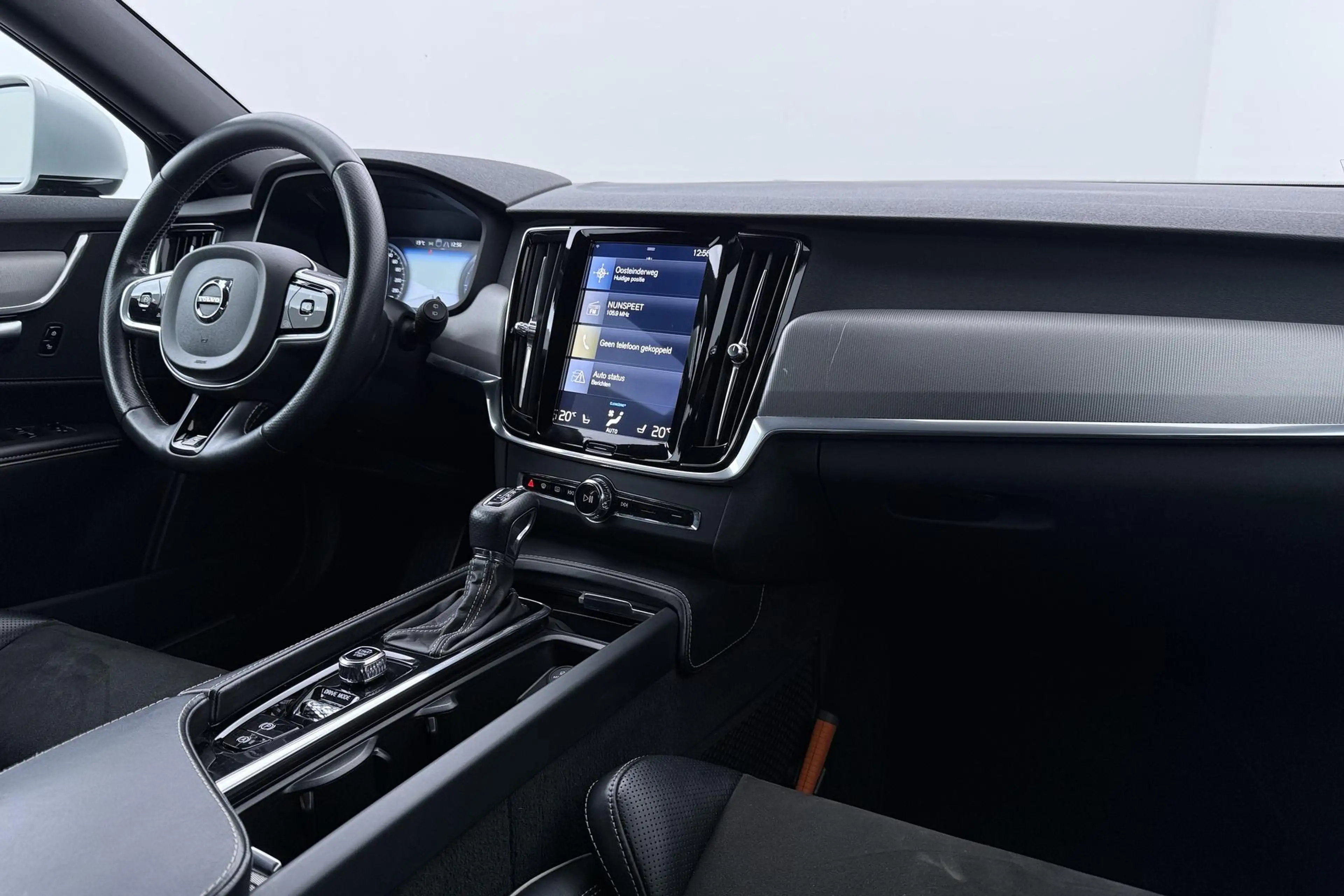 Volvo V90 2.0 D3 R-Design | ACC | Trekhaak | BLIS | Camera | — photo 17