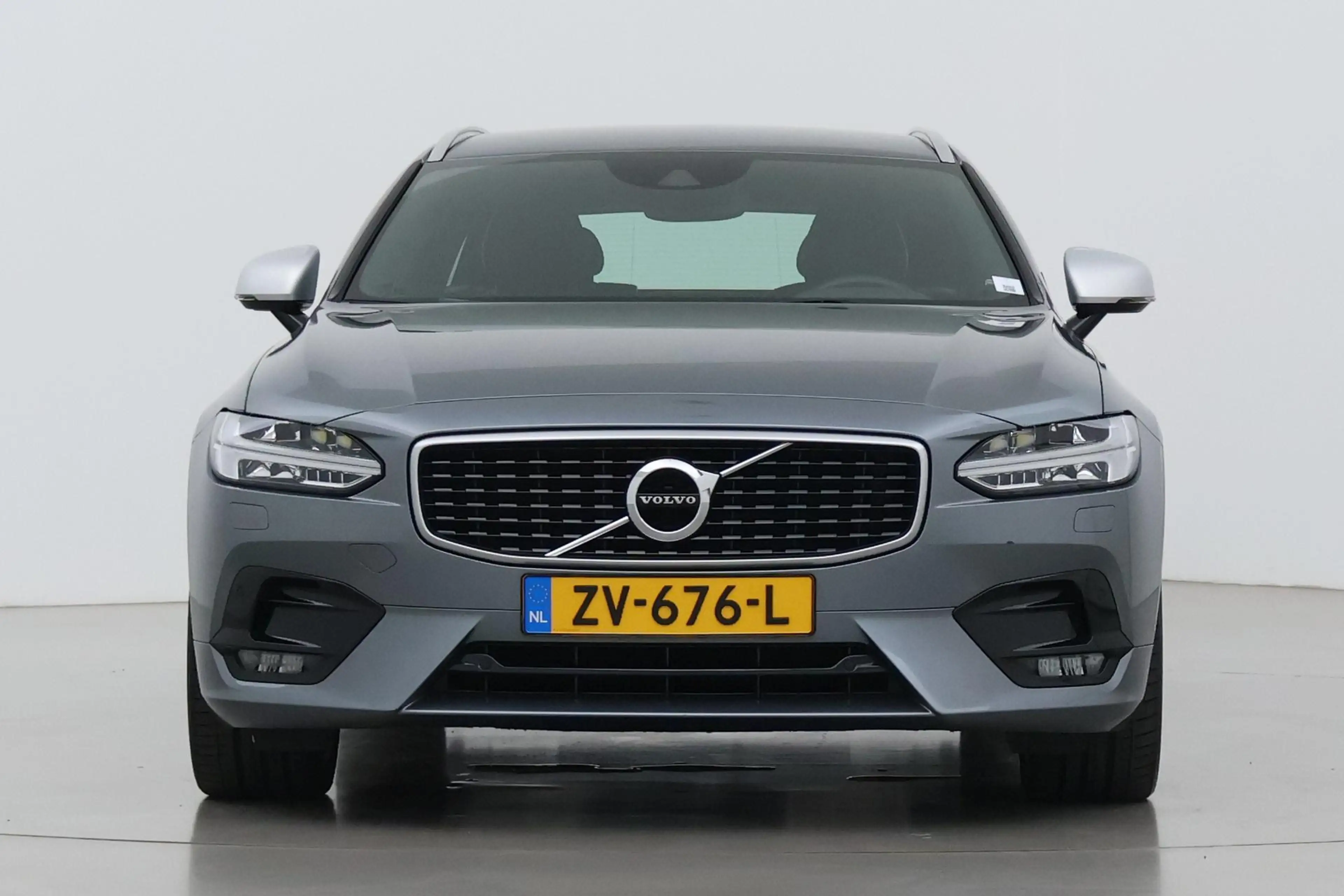 Volvo V90 2.0 D3 R-Design | ACC | Trekhaak | BLIS | Camera | — photo 16
