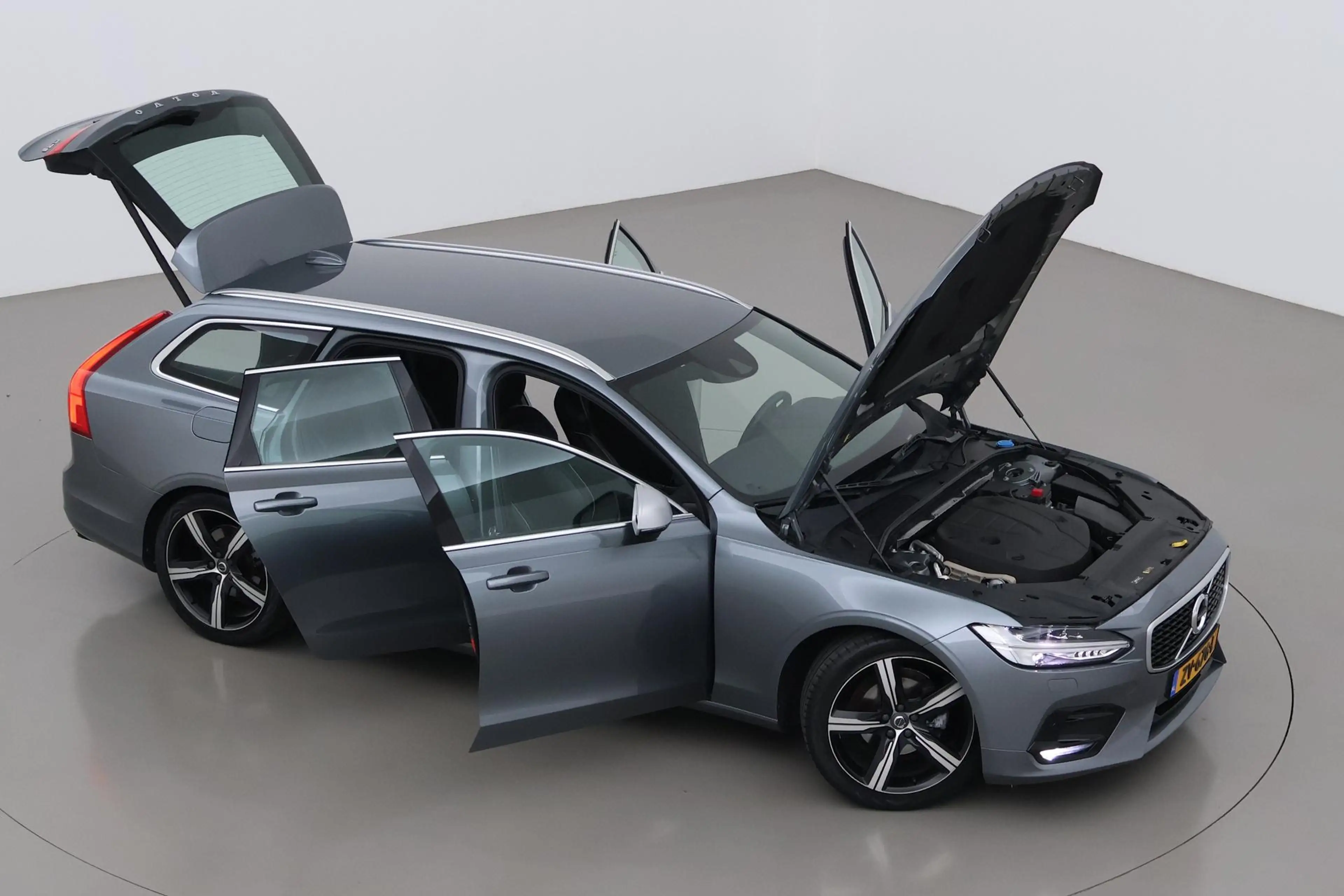 Volvo V90 2.0 D3 R-Design | ACC | Trekhaak | BLIS | Camera | — photo 6
