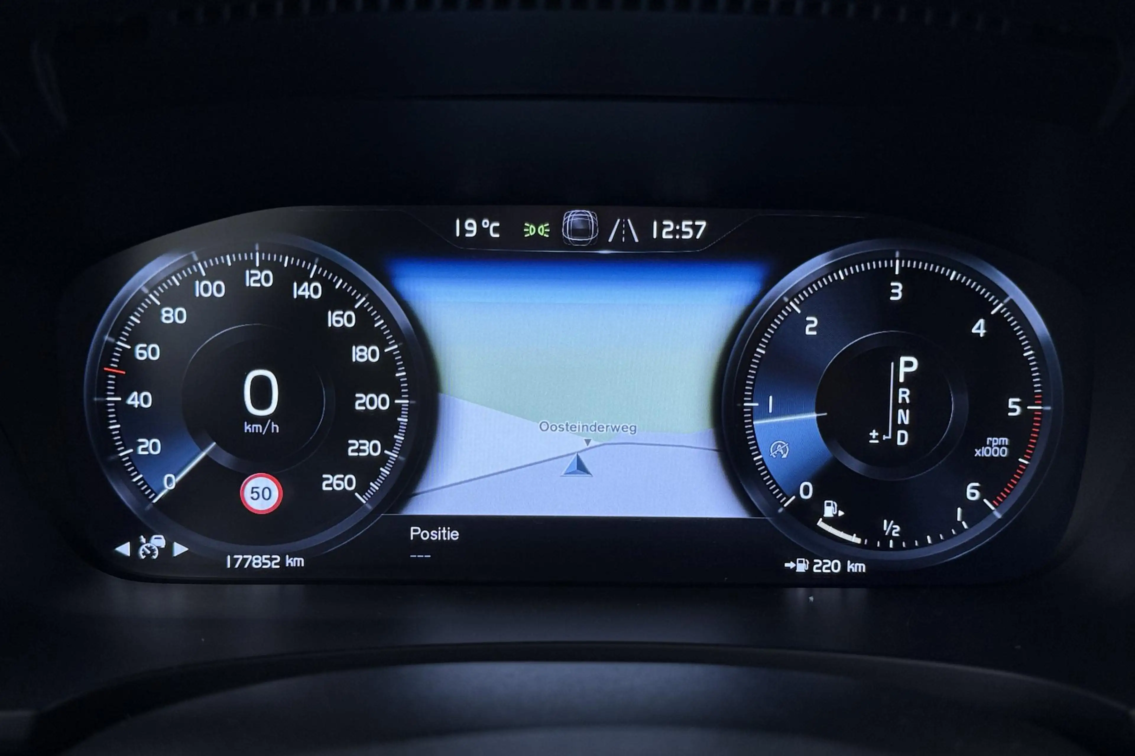 Volvo V90 2.0 D3 R-Design | ACC | Trekhaak | BLIS | Camera | — photo 19