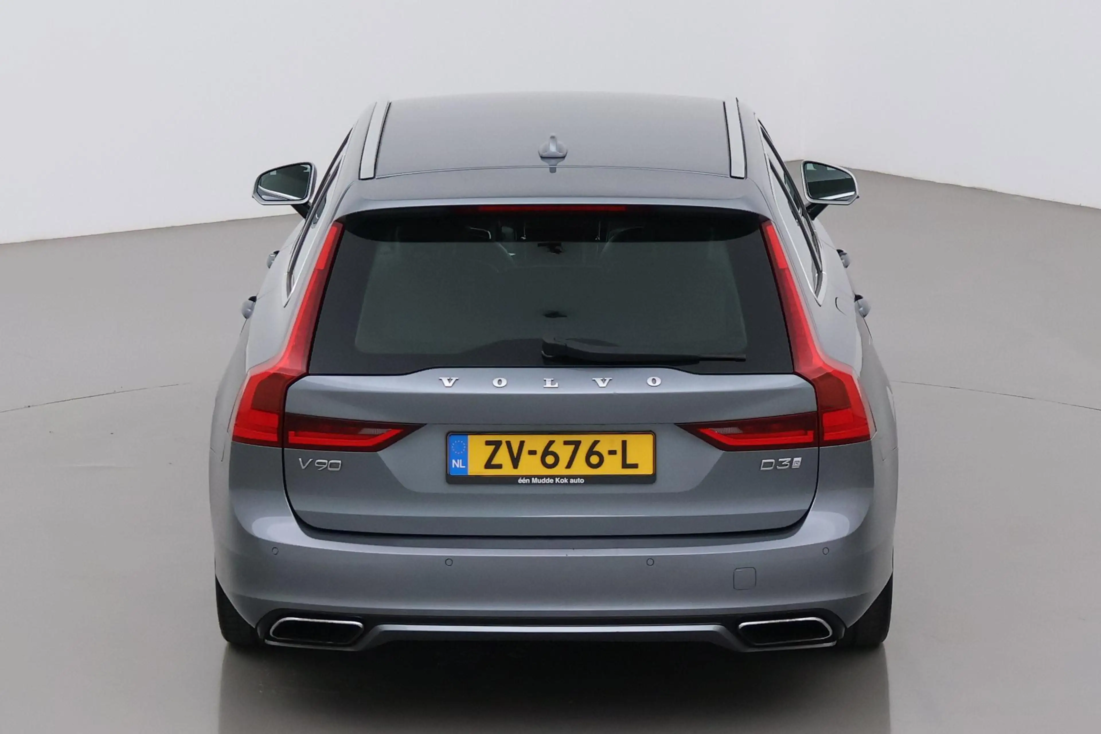 Volvo V90 2.0 D3 R-Design | ACC | Trekhaak | BLIS | Camera | — photo 9
