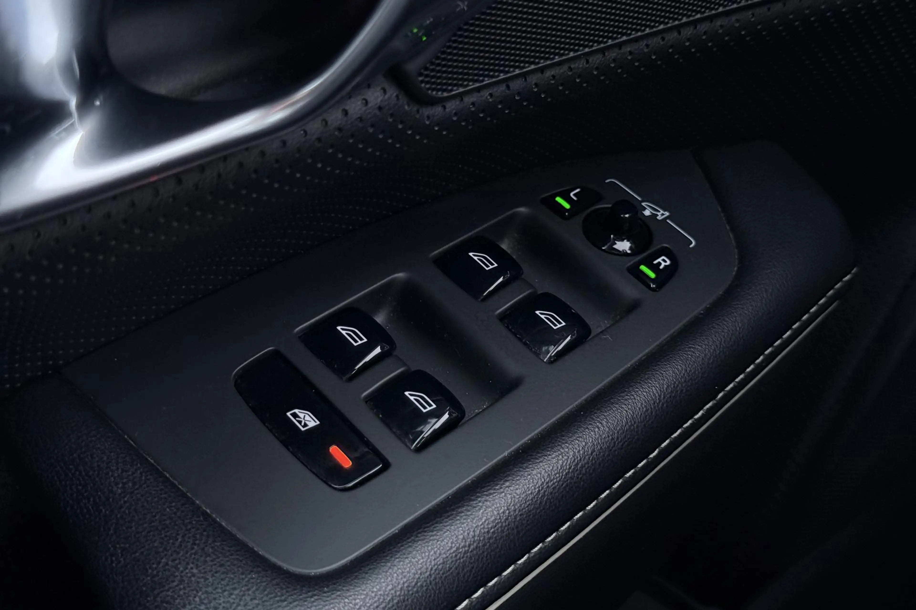 Volvo V90 2.0 D3 R-Design | ACC | Trekhaak | BLIS | Camera | — photo 42