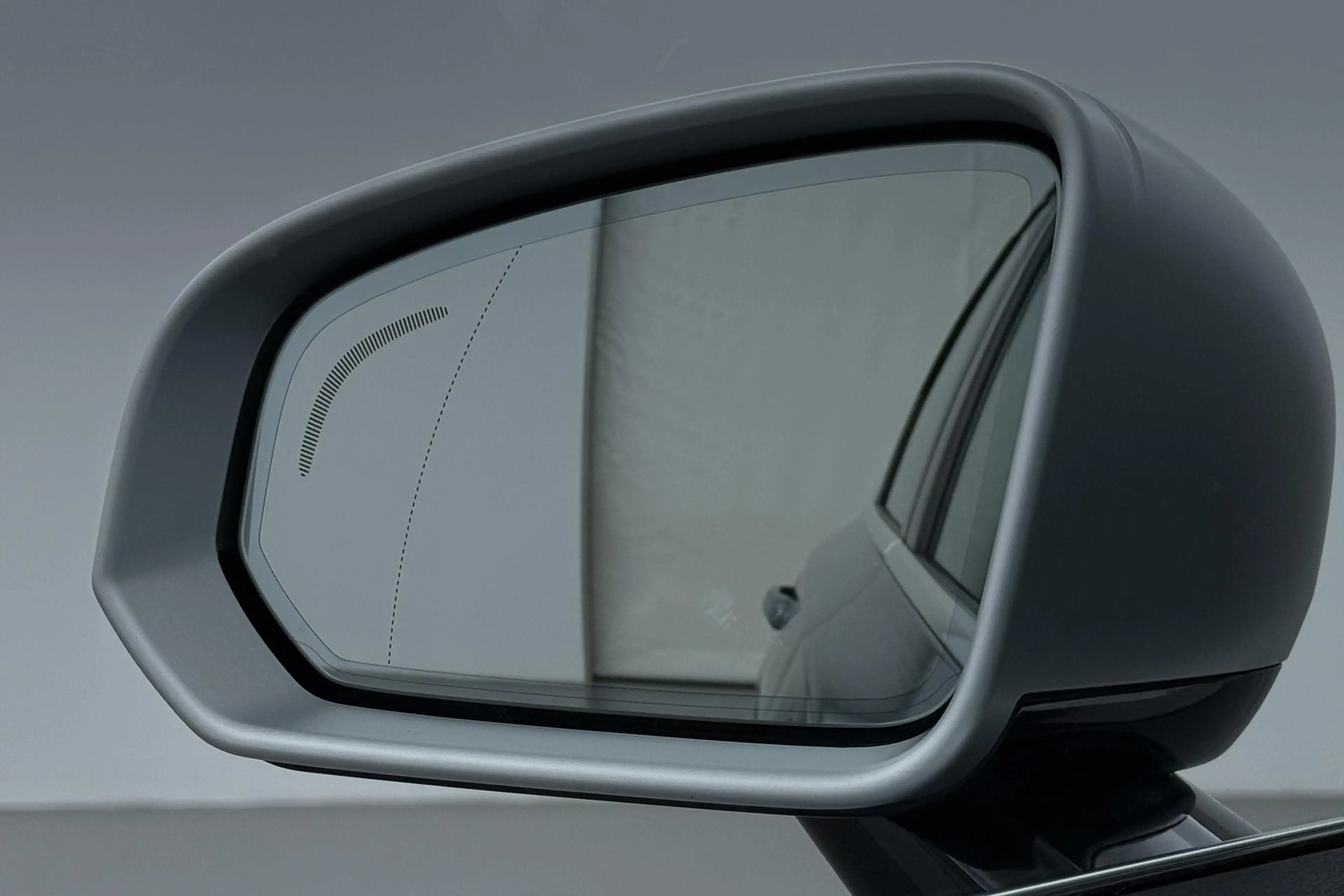 Volvo V90 2.0 D3 R-Design | ACC | Trekhaak | BLIS | Camera | — photo 41