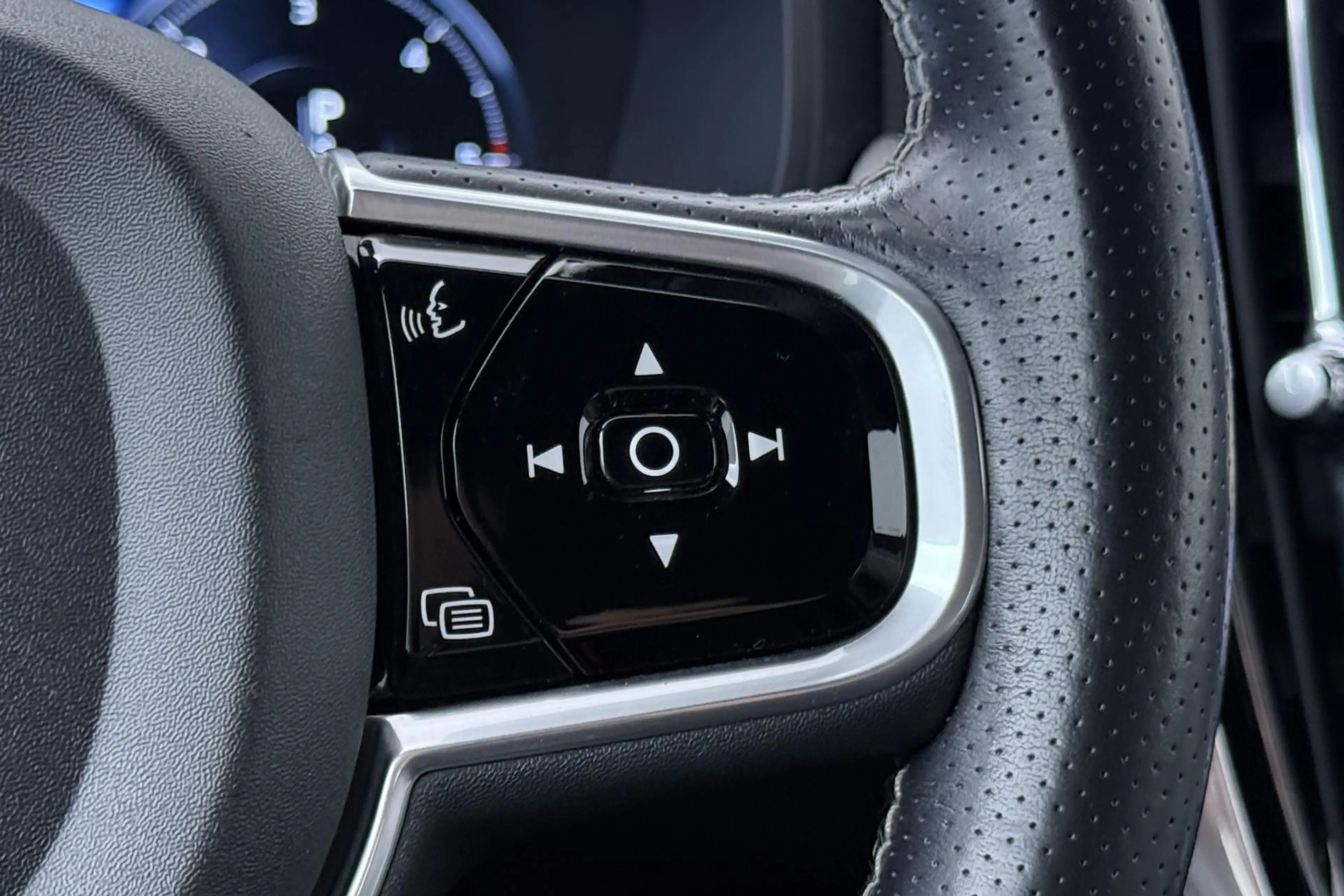 Volvo V90 2.0 D3 R-Design | ACC | Trekhaak | BLIS | Camera | — photo 38