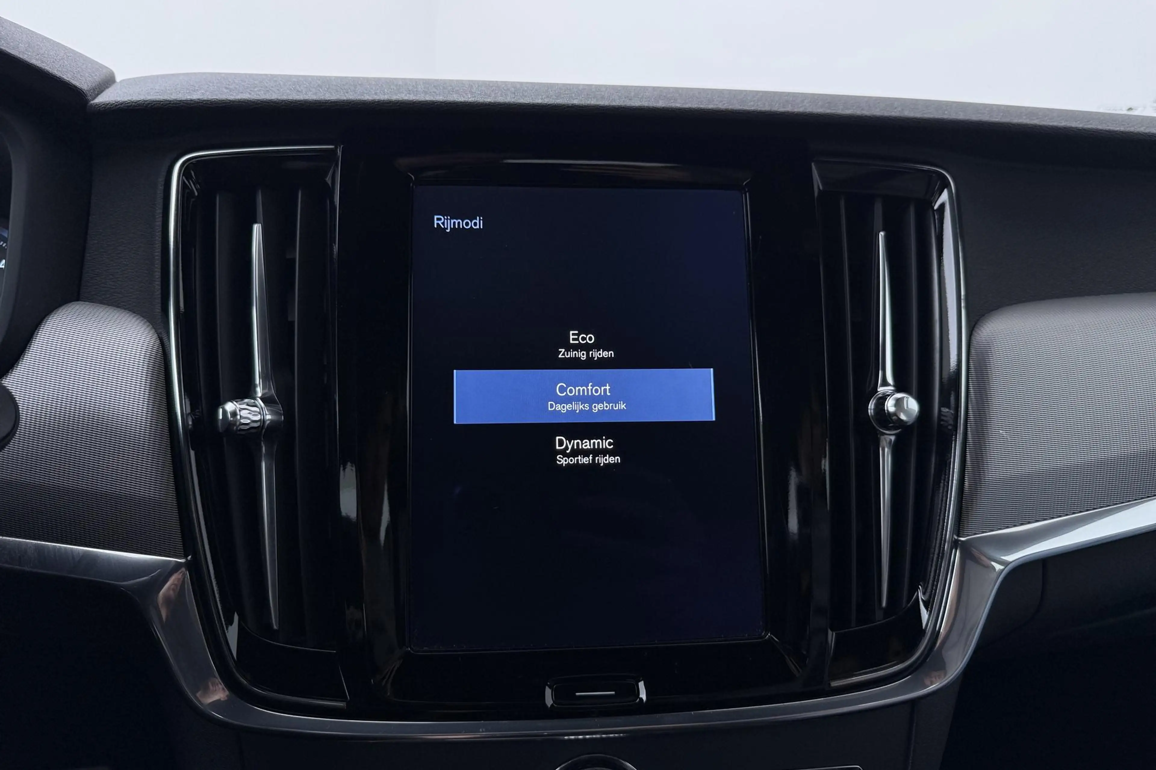 Volvo V90 2.0 D3 R-Design | ACC | Trekhaak | BLIS | Camera | — photo 32