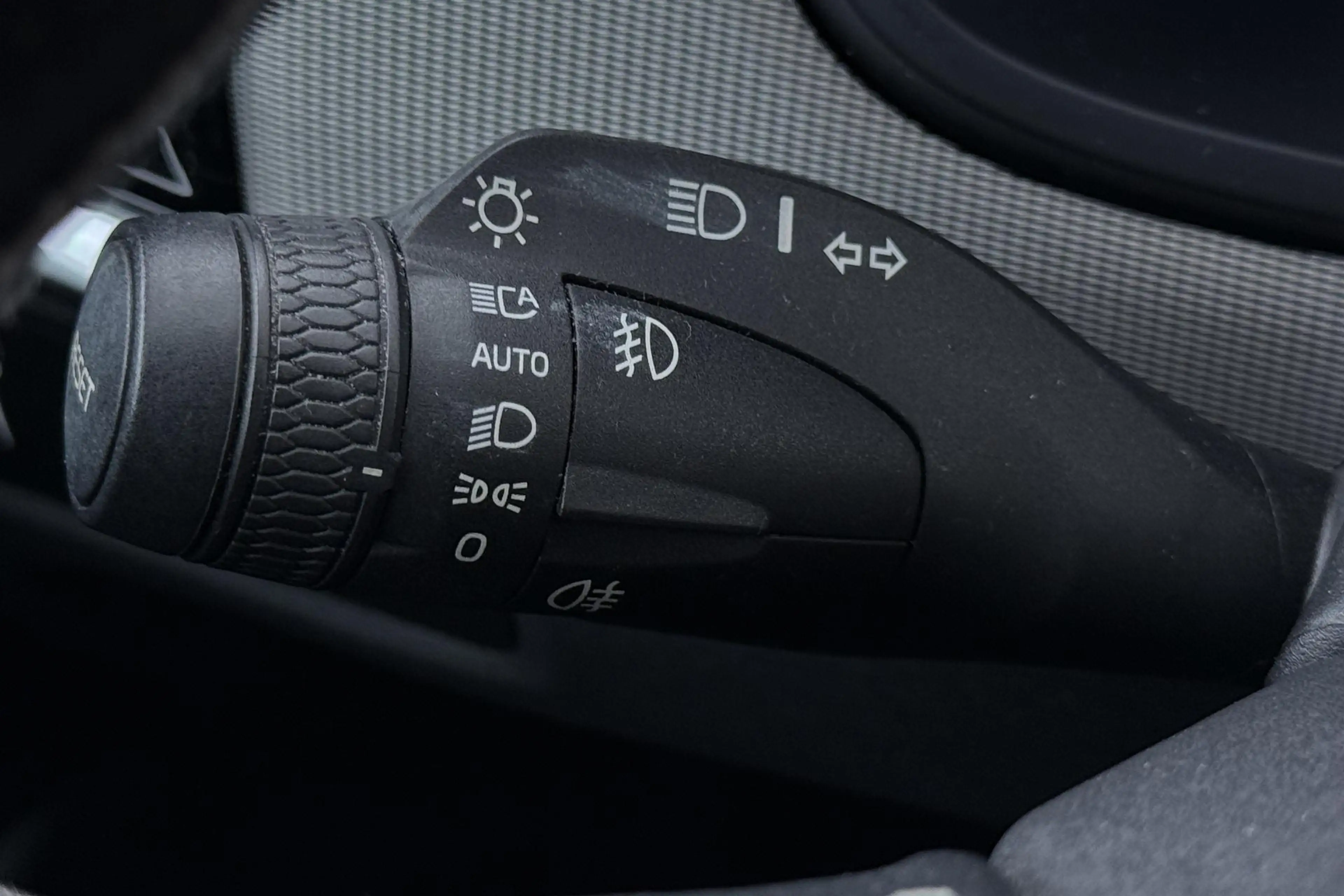Volvo V90 2.0 D3 R-Design | ACC | Trekhaak | BLIS | Camera | — photo 39