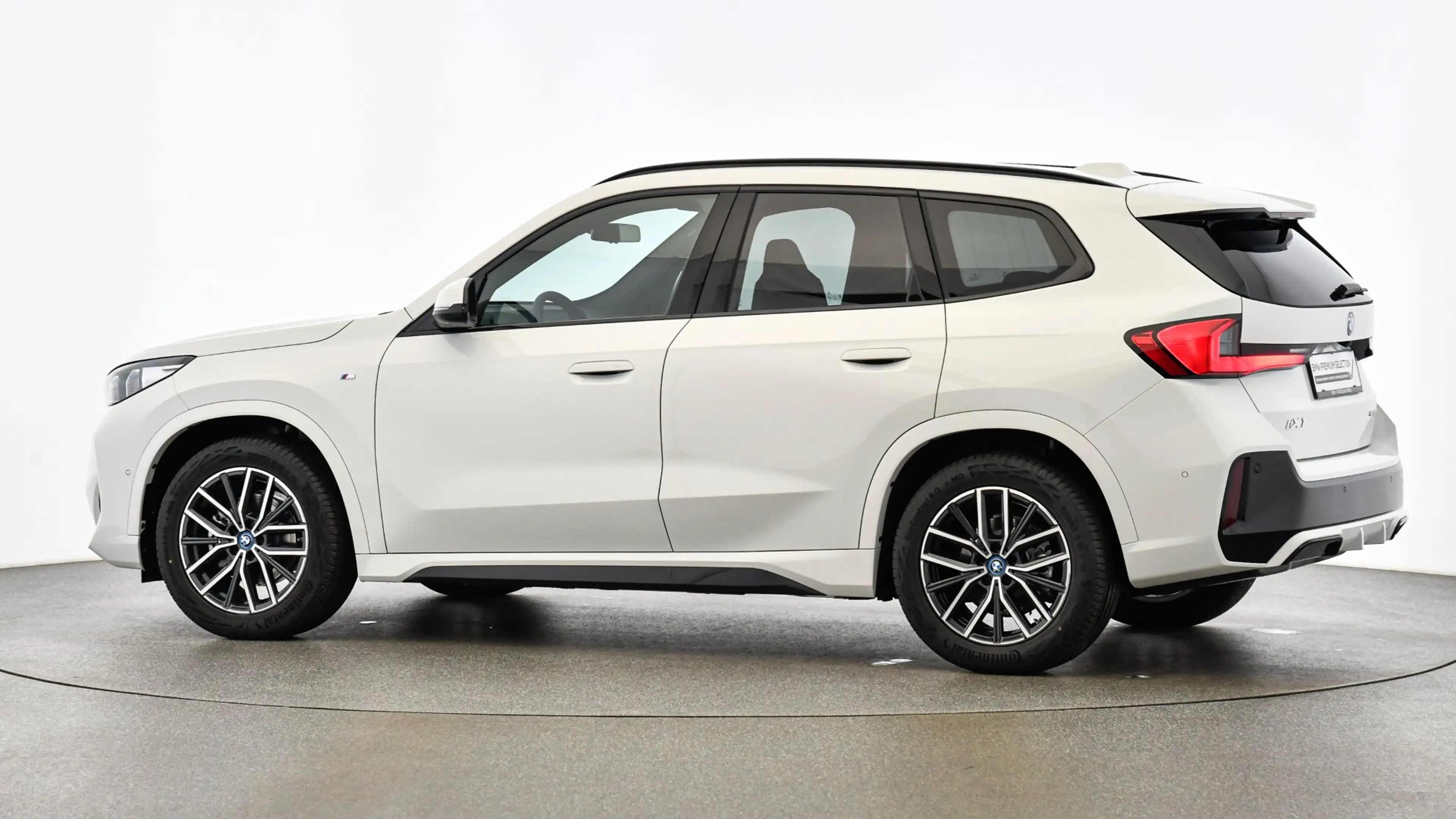 BMW iX1 eDrive20 — photo 5