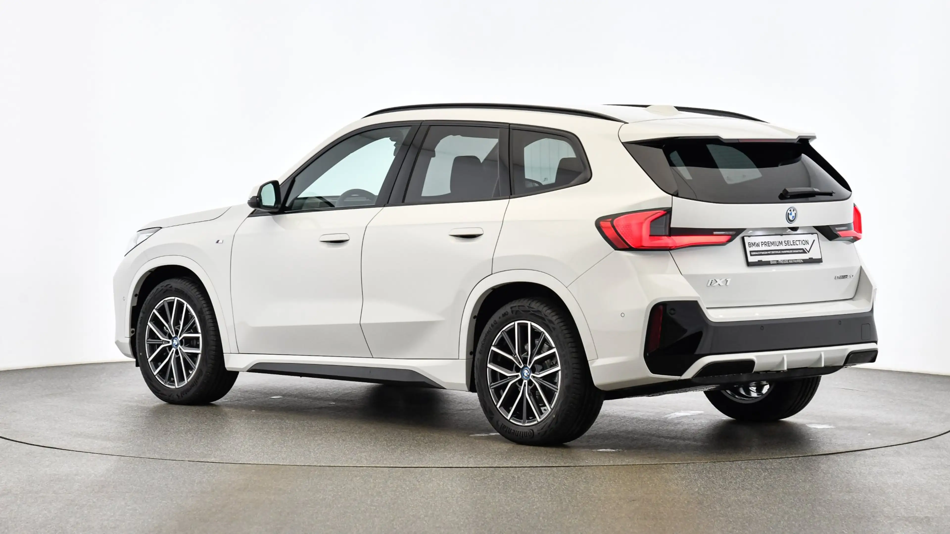 BMW iX1 eDrive20 — photo 4