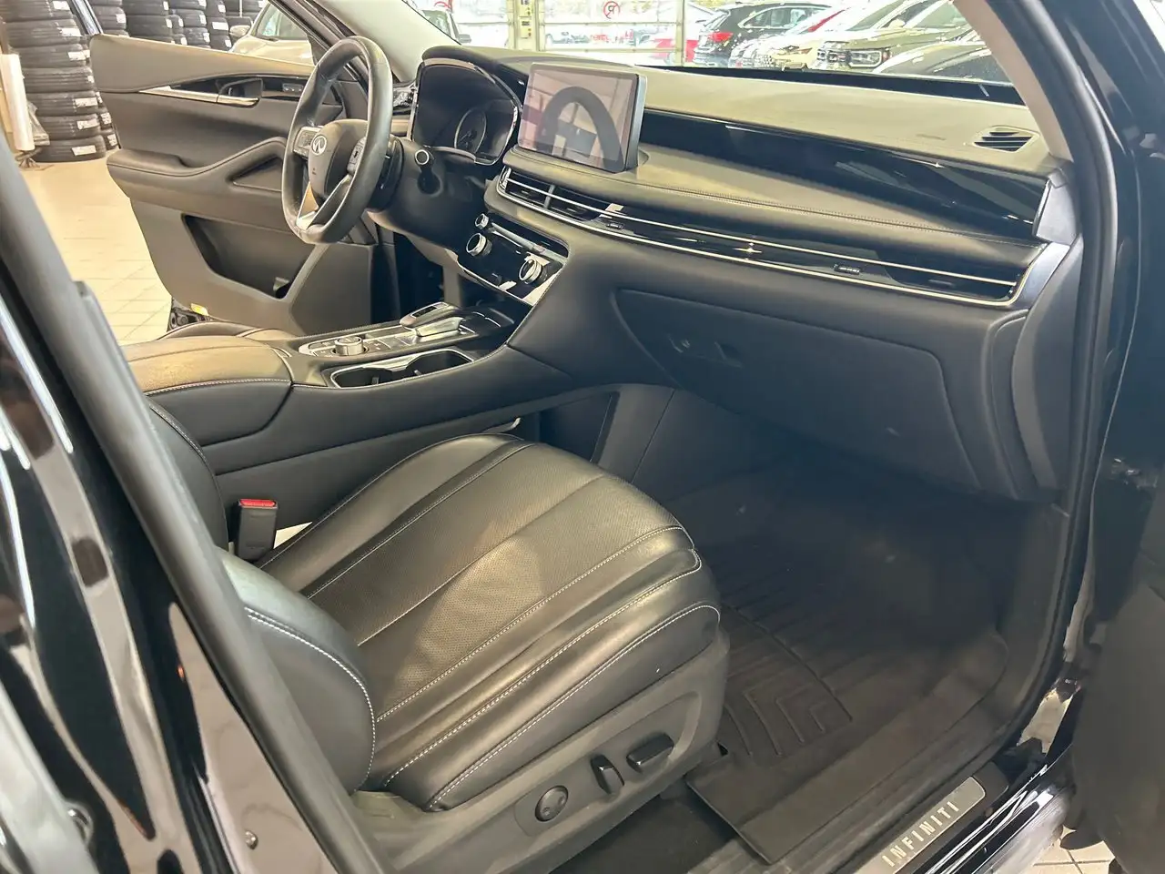 Infiniti QX60 снимка Infiniti QX60