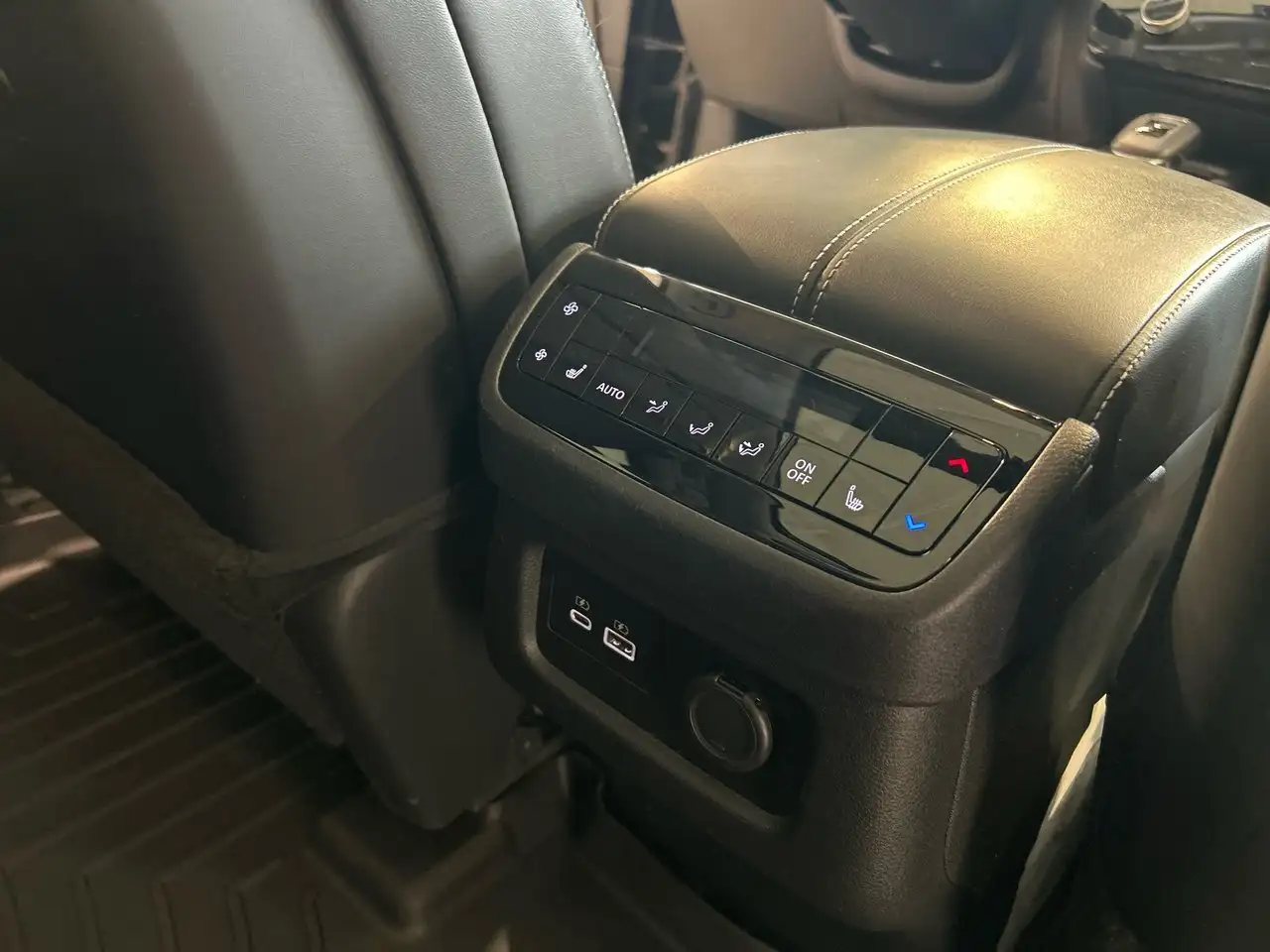 Infiniti QX60 снимка Infiniti QX60