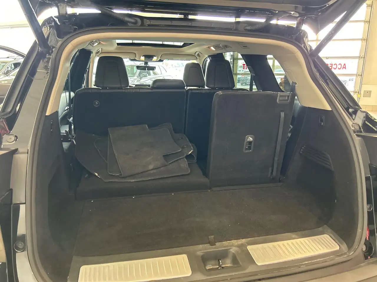 Infiniti QX60 снимка Infiniti QX60