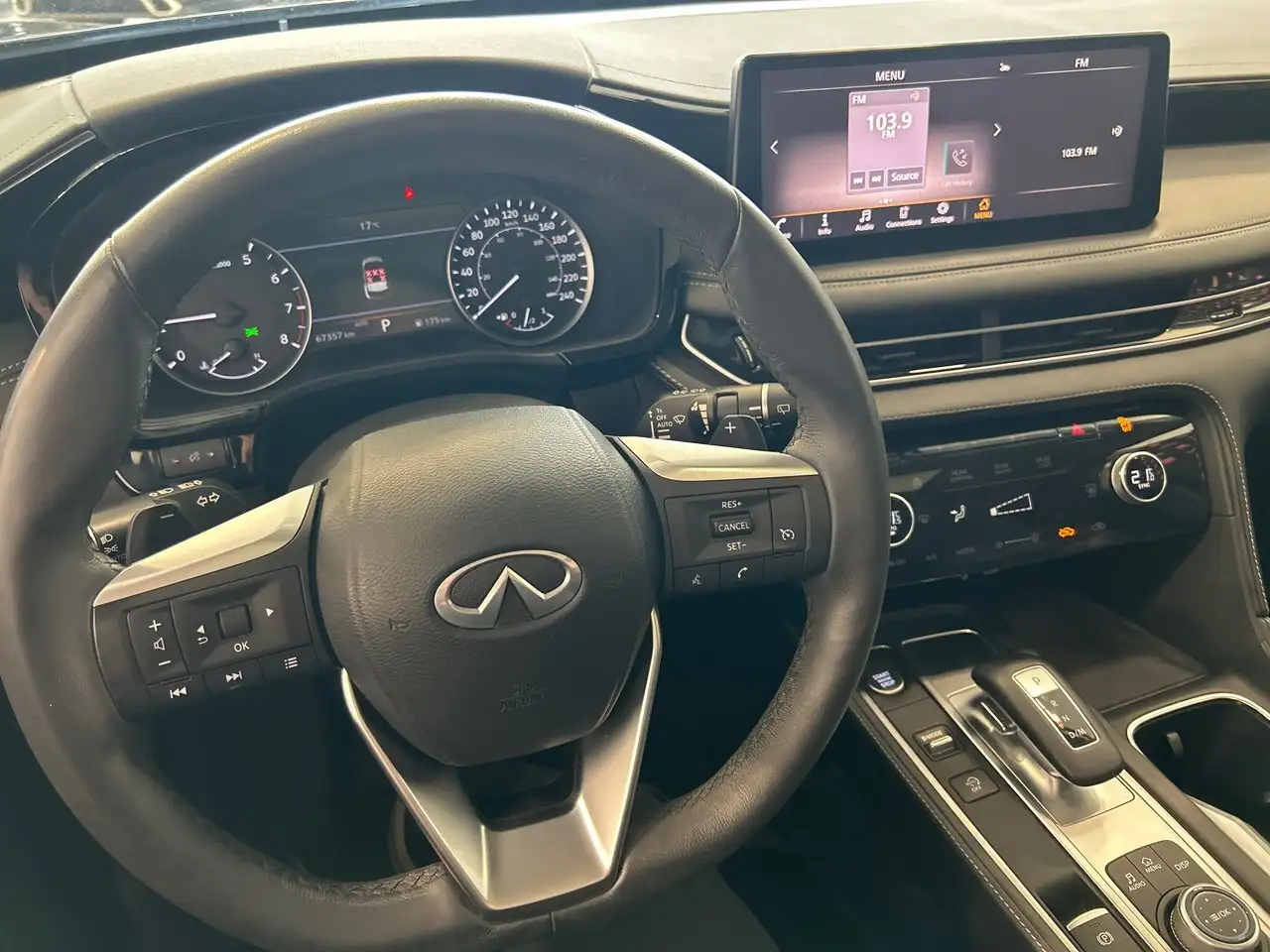 Infiniti QX60 снимка Infiniti QX60