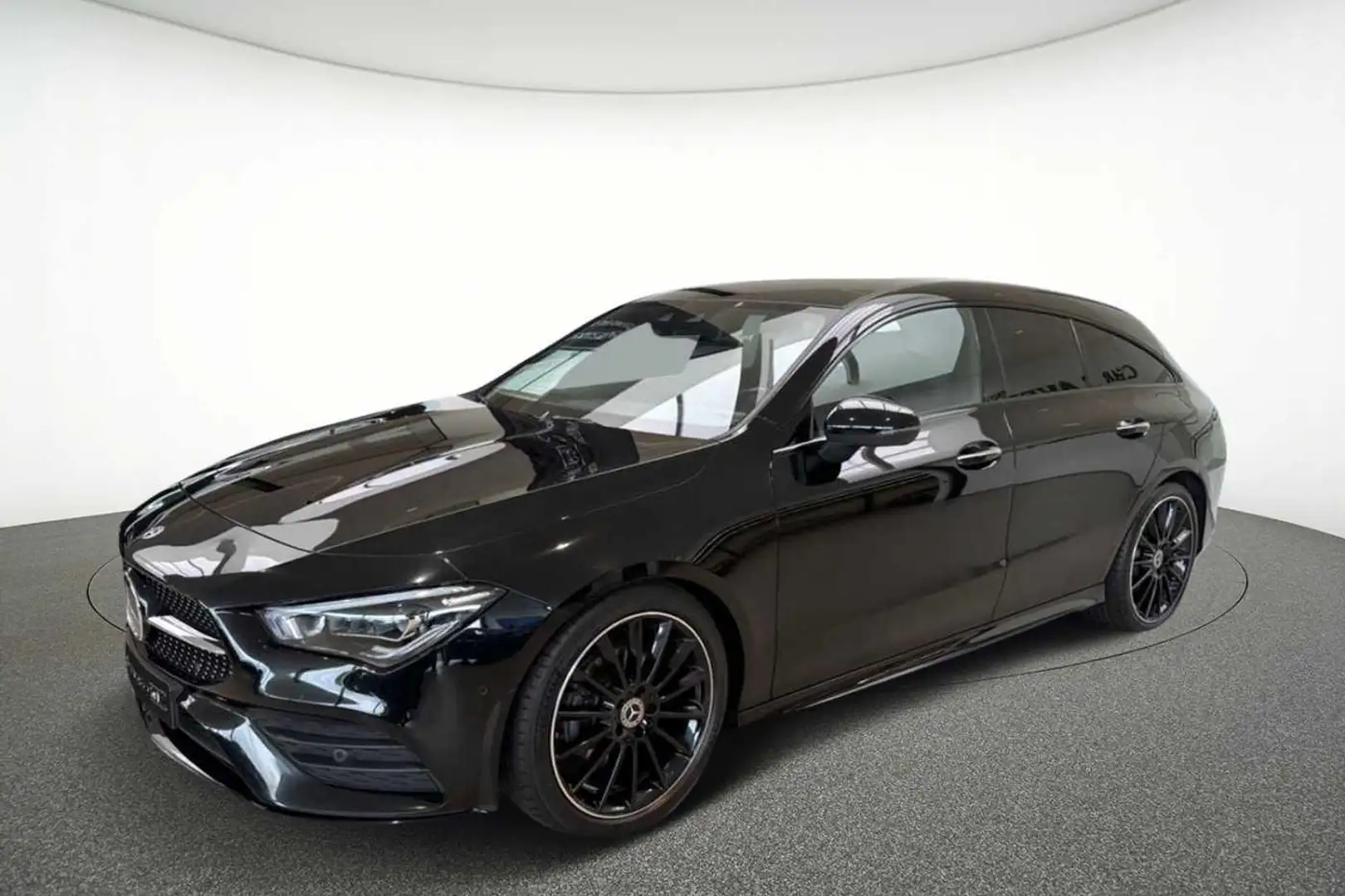 Mercedes-Benz CLA 180 180d Shooting Brake Amg Line Noir - 1