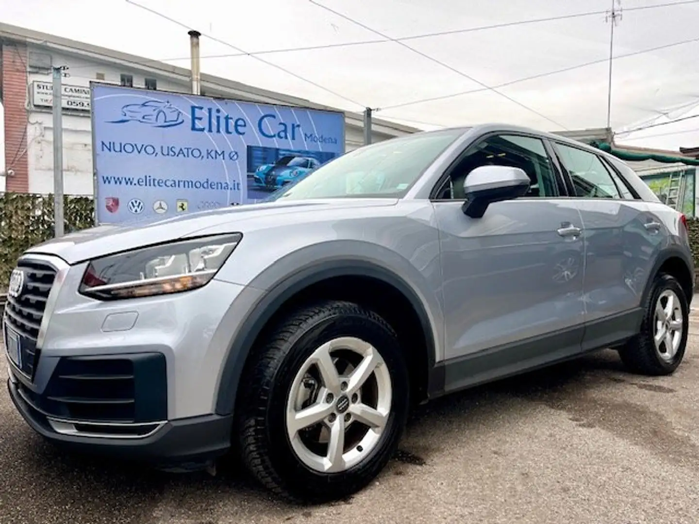Audi Q2 30 tdi Business s-tronic "NAVI/ CRUISE C./ PDC/ " Gris - 1