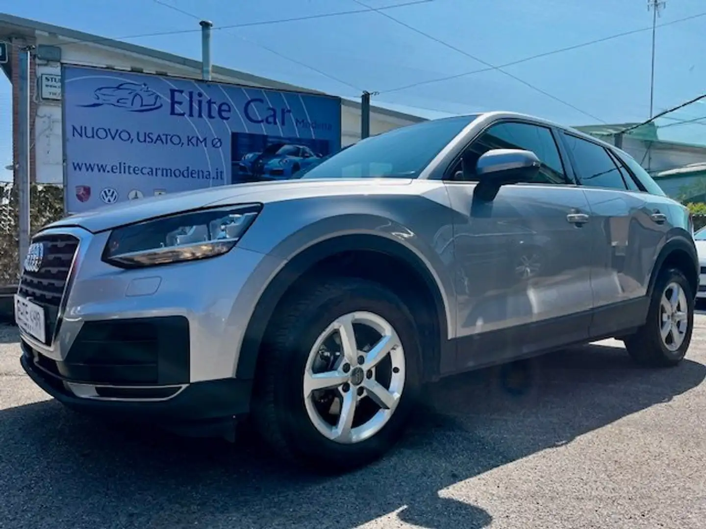 Audi Q2 30 tdi Business s-tronic "NAVI/ CRUISE C./ PDC/ " Gris - 1