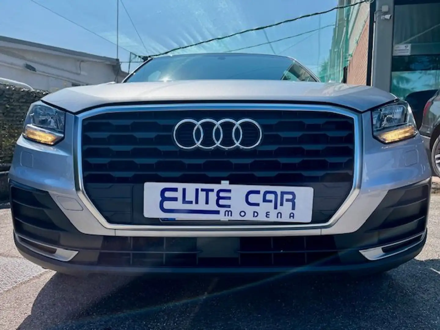 Audi Q2 30 tdi Business s-tronic "NAVI/ CRUISE C./ PDC/ " Gris - 2