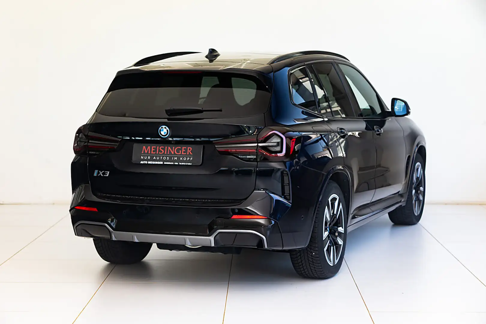 BMW iX3 M 73,8kWh Sport Schwarz - 2