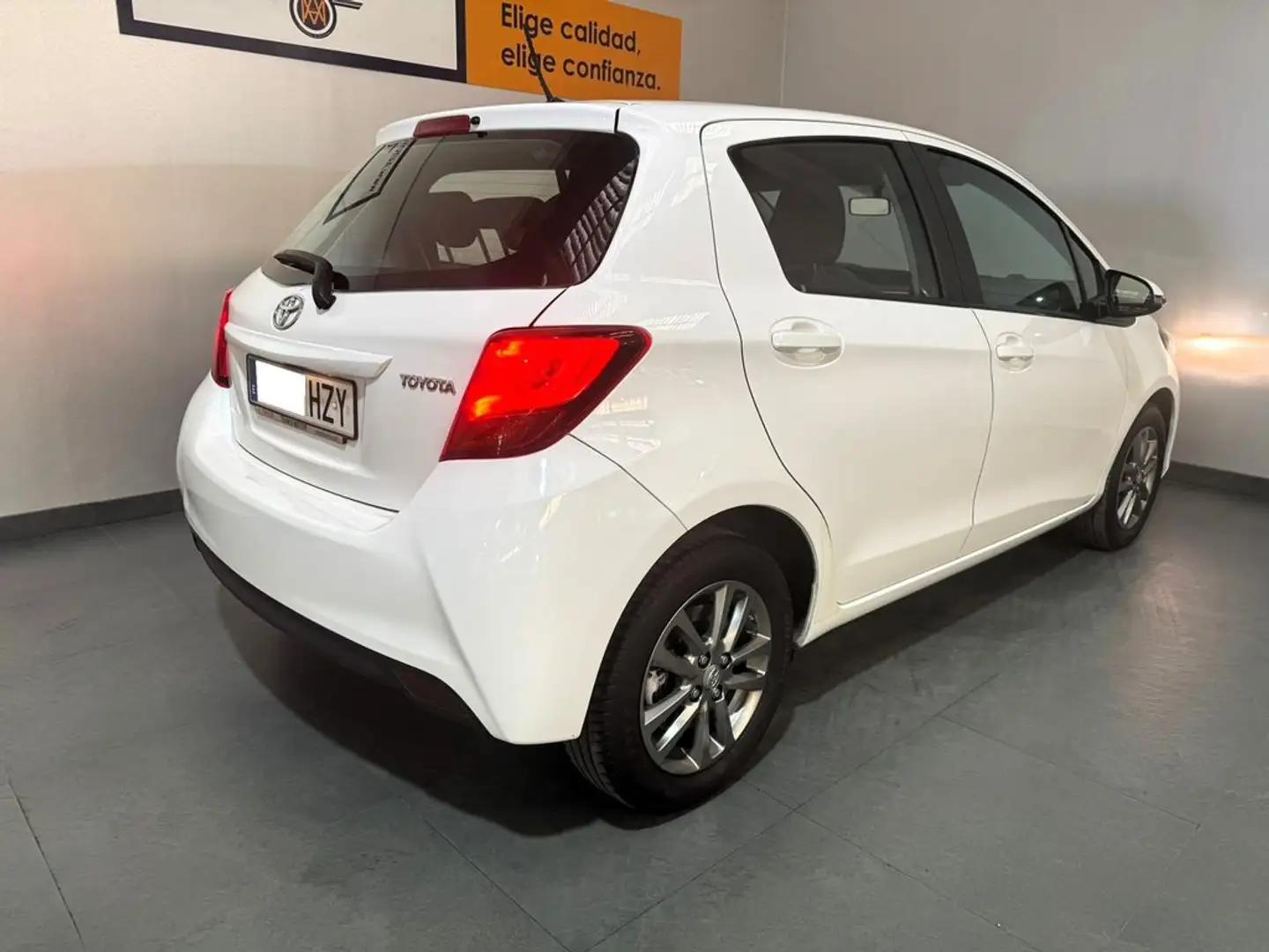 Toyota Yaris 90D Advance Blanco - 2