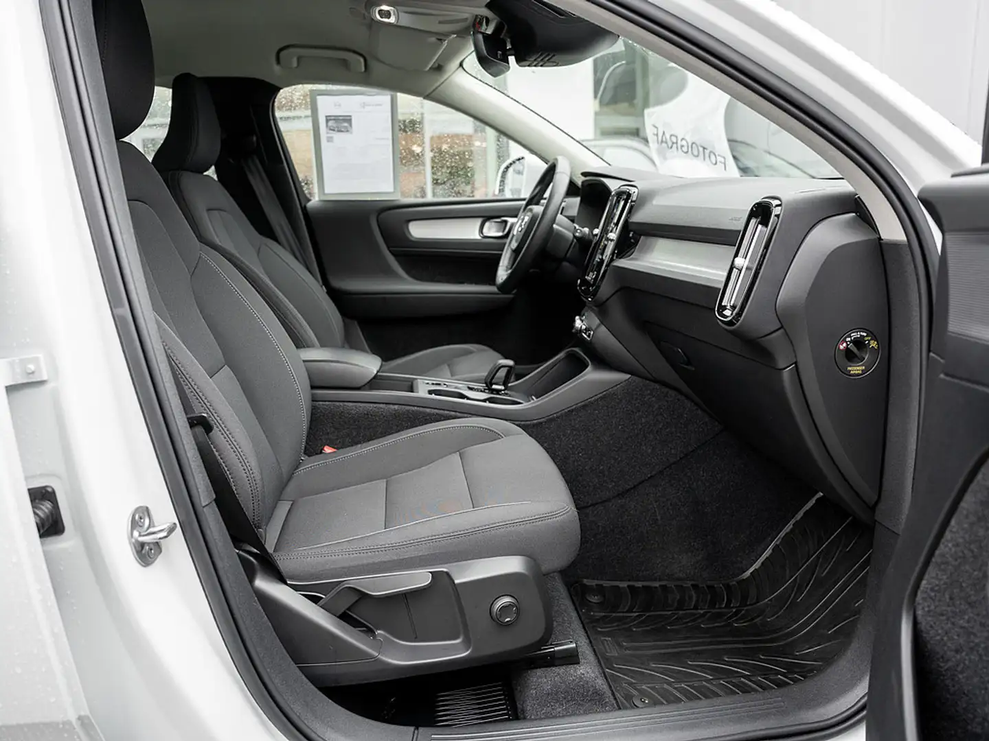 Volvo XC40 Inscription Expression Recharge Weiß - 2