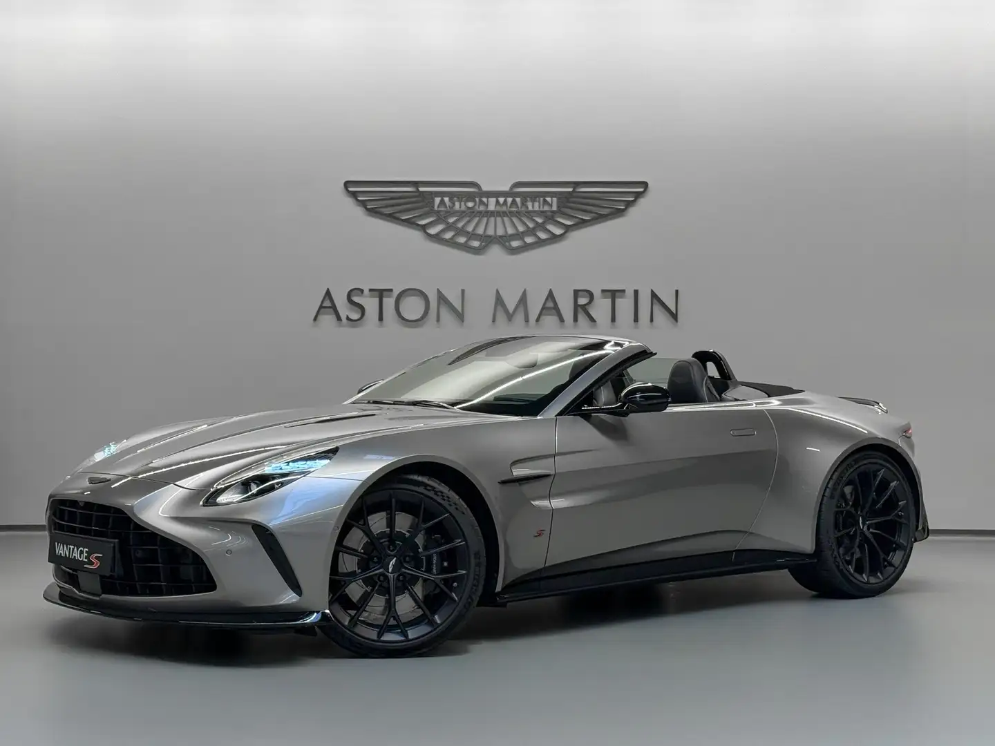 Aston Martin Vantage S Roadster | NEW MODELYEAR 2026 Silber - 2
