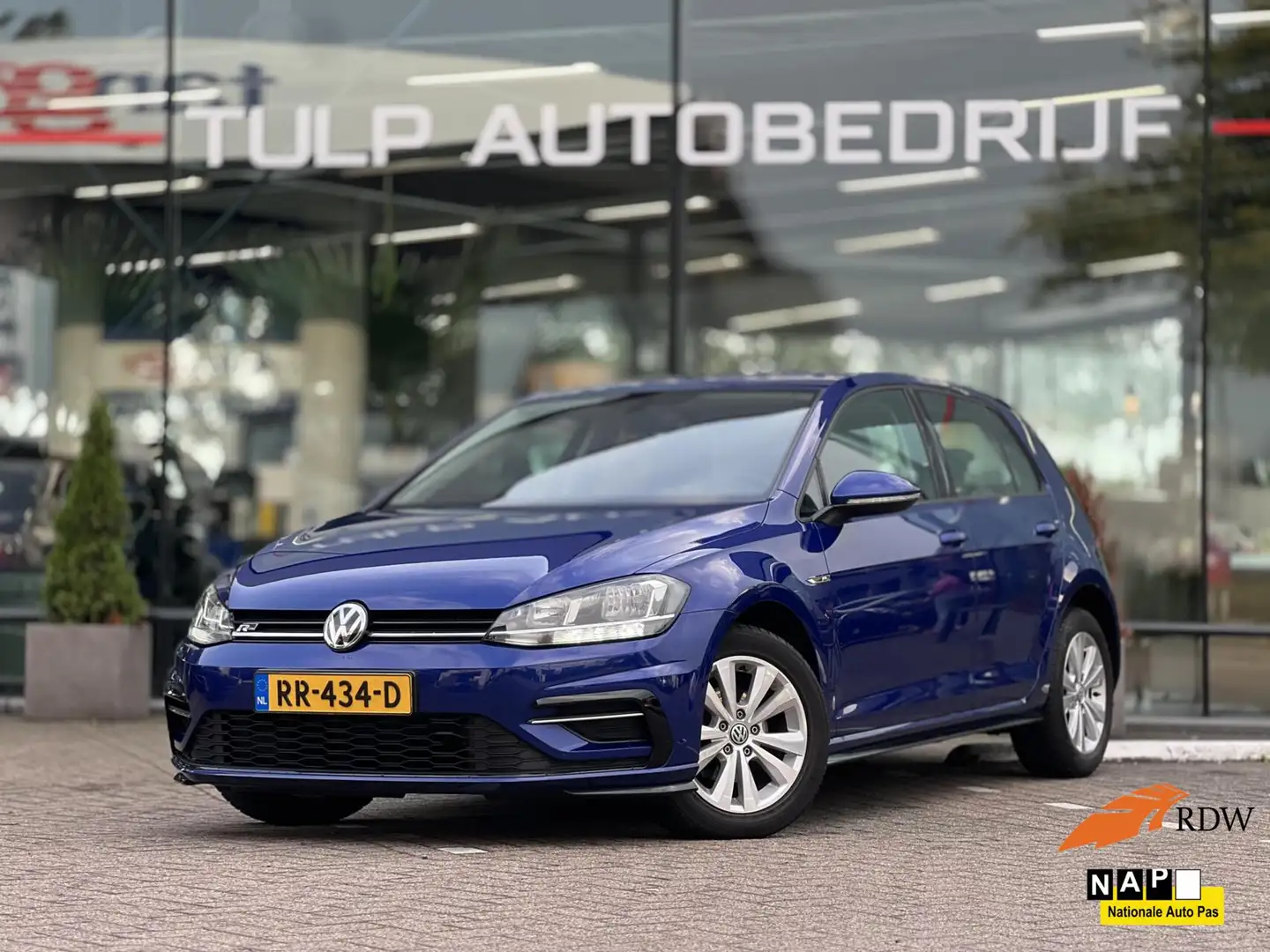 Volkswagen Golf 1.0 TSI Comfortline Bsns 5 Deurs R-Line NAP Blau - 1