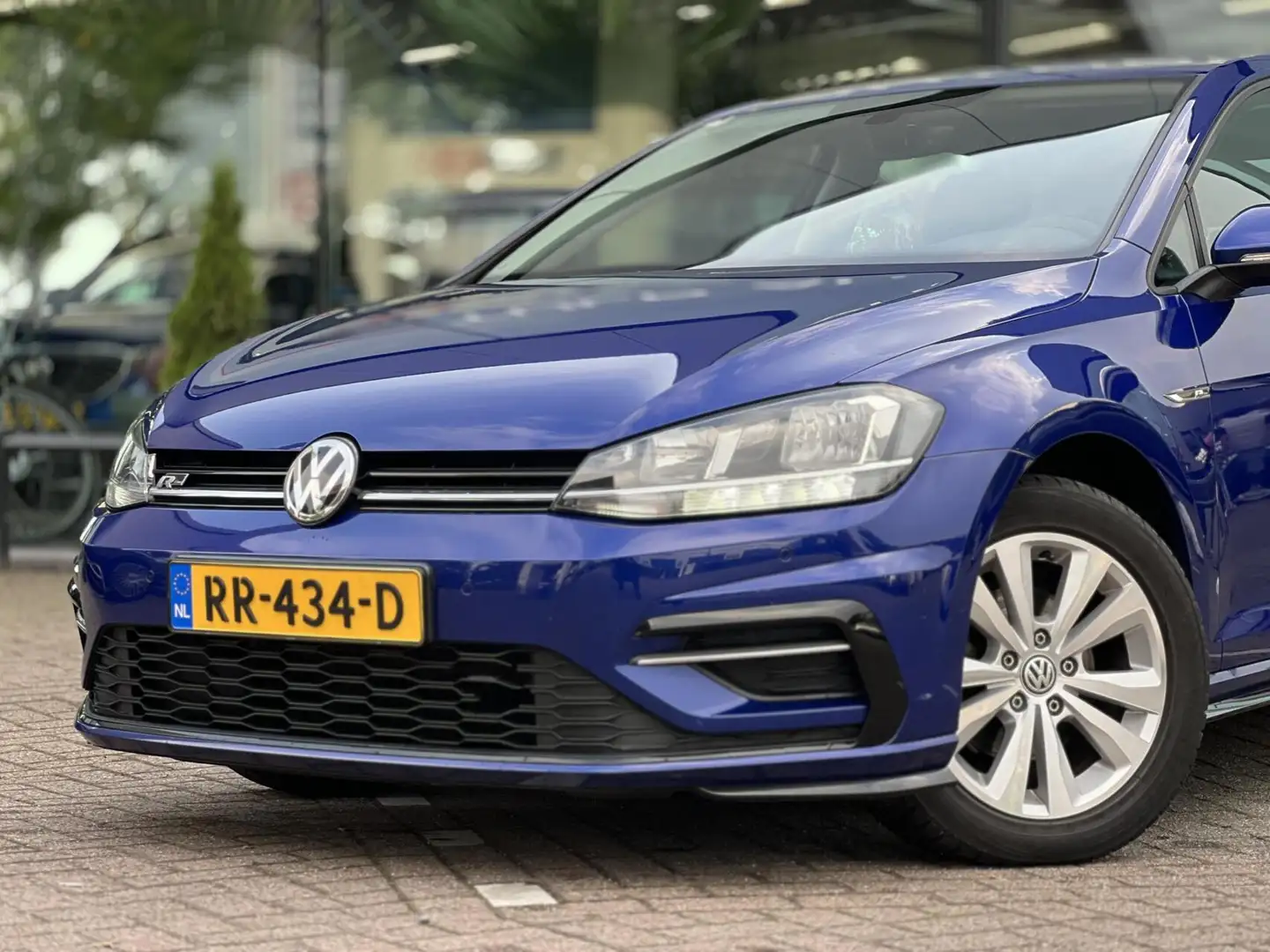 Volkswagen Golf 1.0 TSI Comfortline Bsns 5 Deurs R-Line NAP Blau - 2