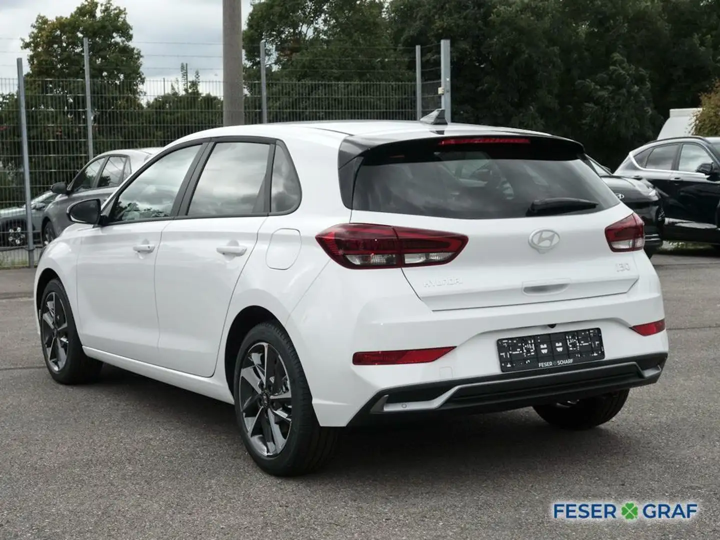 Hyundai i30 ADVANTAGE AUTOMATIK NAVI KAMERA LED CARPLAY Weiß - 2