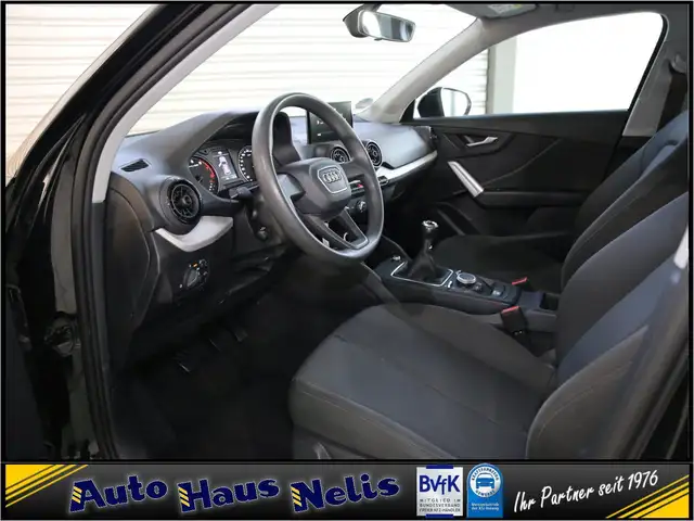 Audi Q2 view 8