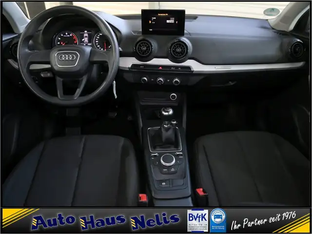 Audi Q2 view 10