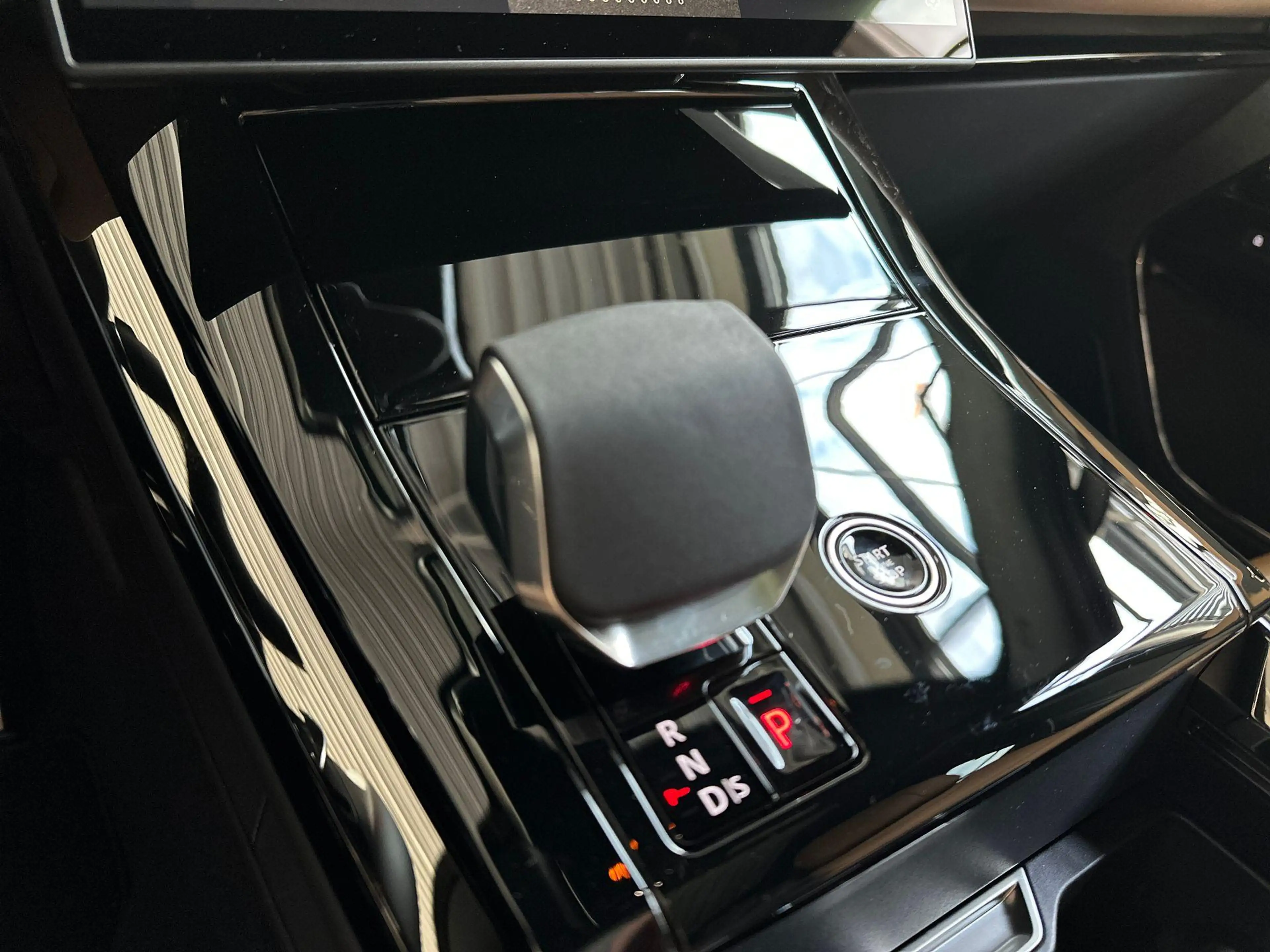 Land Rover Range Rover Sport P460e DYNAMIC HSE -PANO.DAK|23"LM|PREMIUM UPG.INT. — photo 15